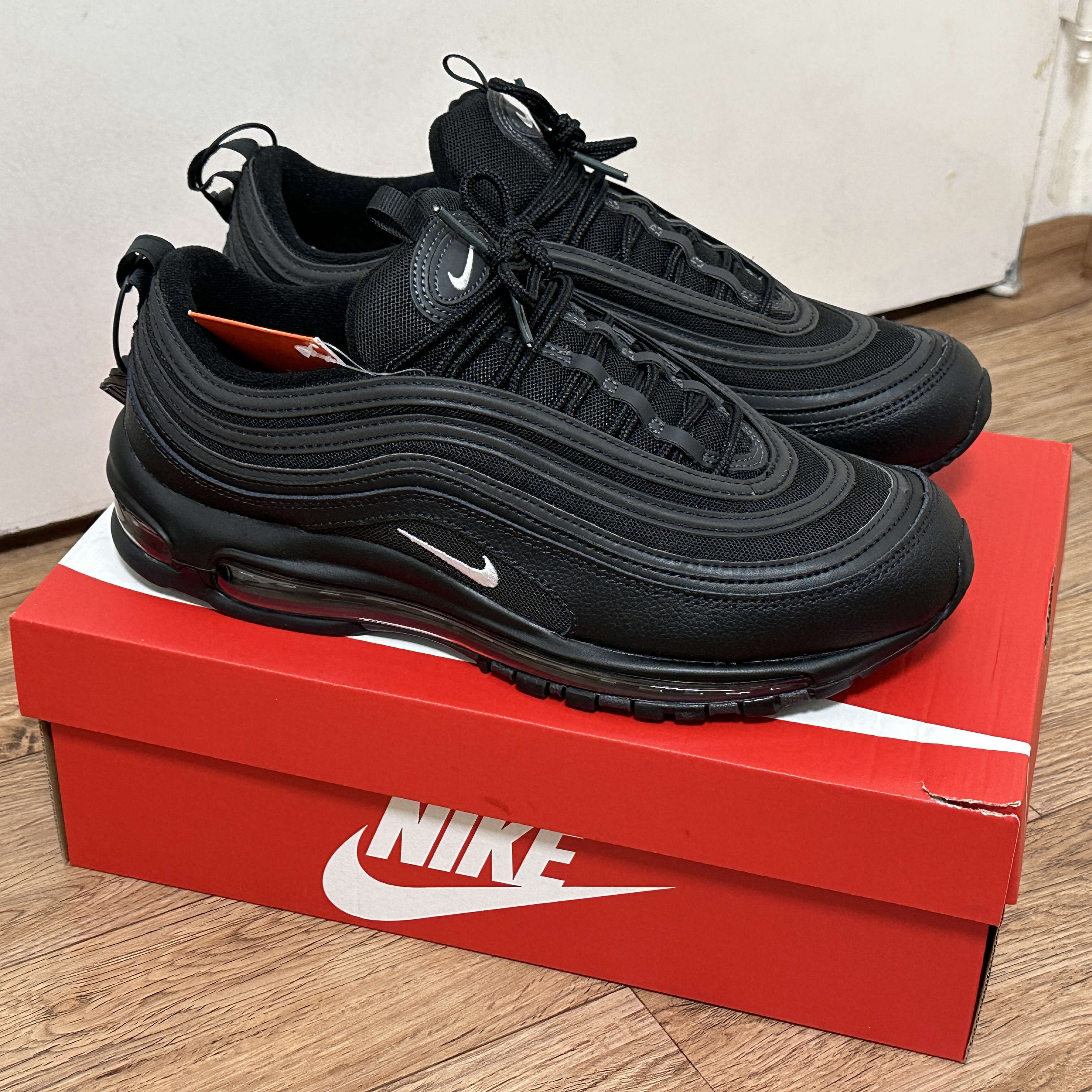 Nike Air Max 97 Black White Anthracite 착용 스타일