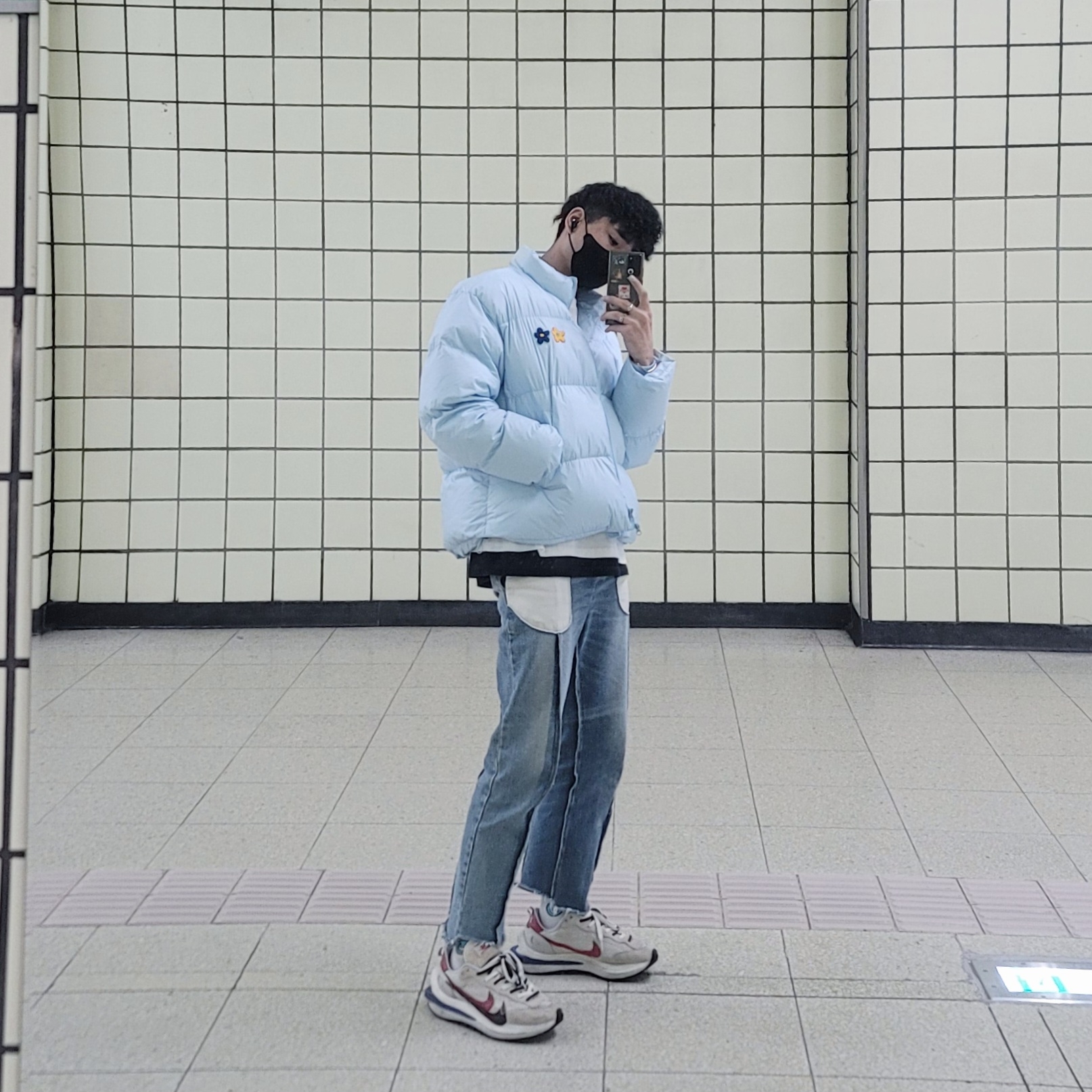 Nike x Sacai VaporWaffle Royal Fuchsia 착용 스타일
