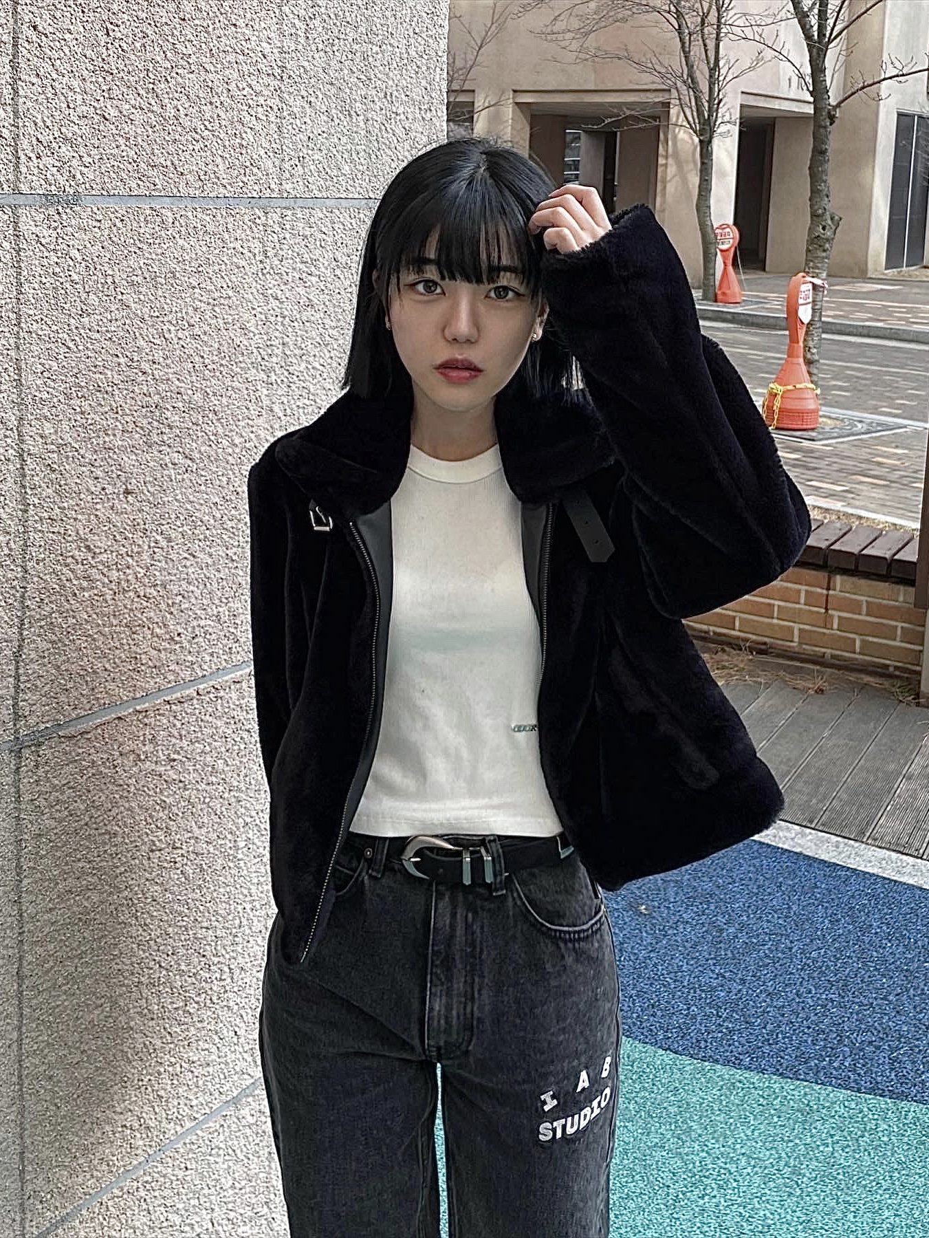 IAB Studio x Lee Denim Jeans Black, Nike x Martine Rose Shox MR4 Black 착용 스타일 - 1