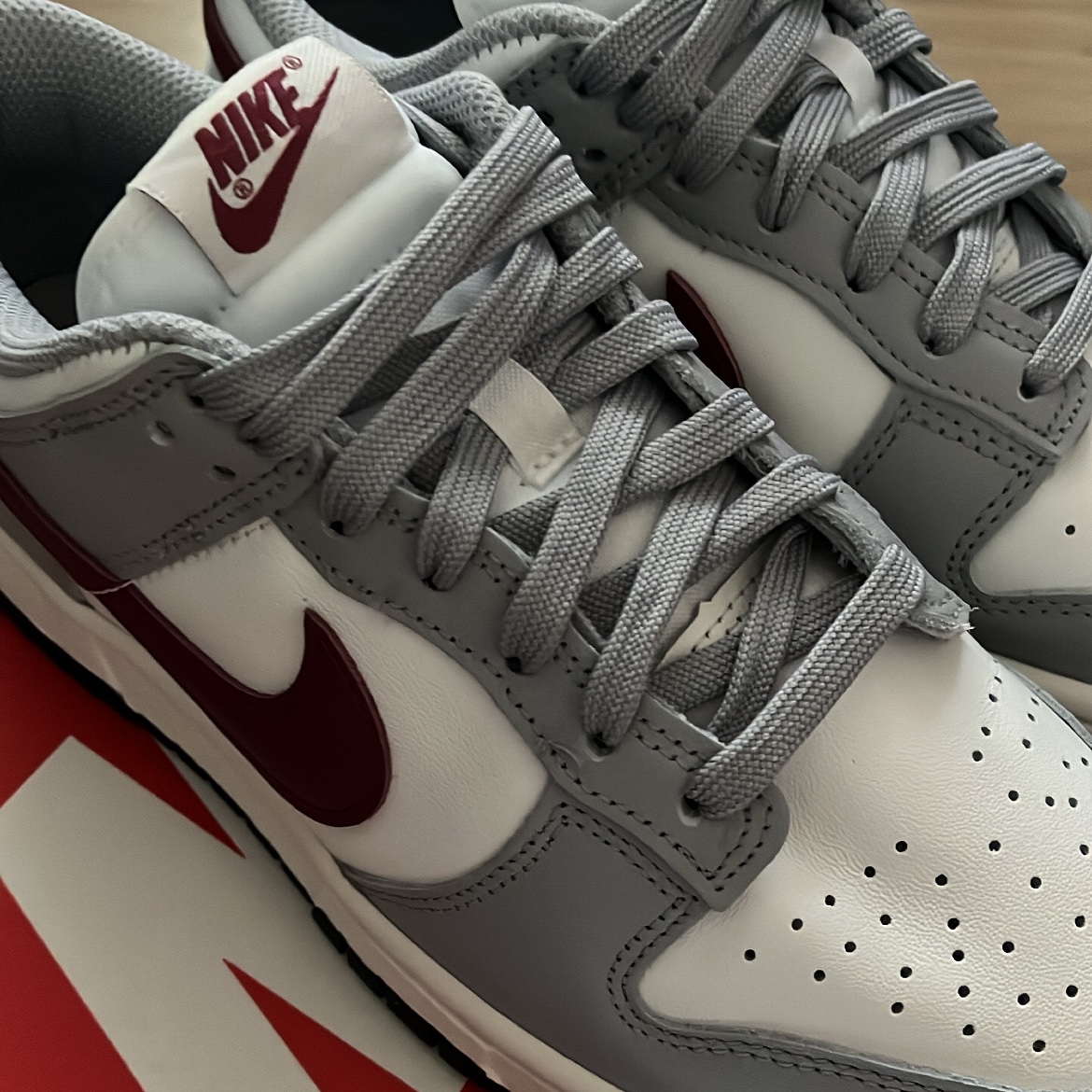 (W) Nike Dunk Low Wolf Grey Rosewood 착용 스타일 - 2