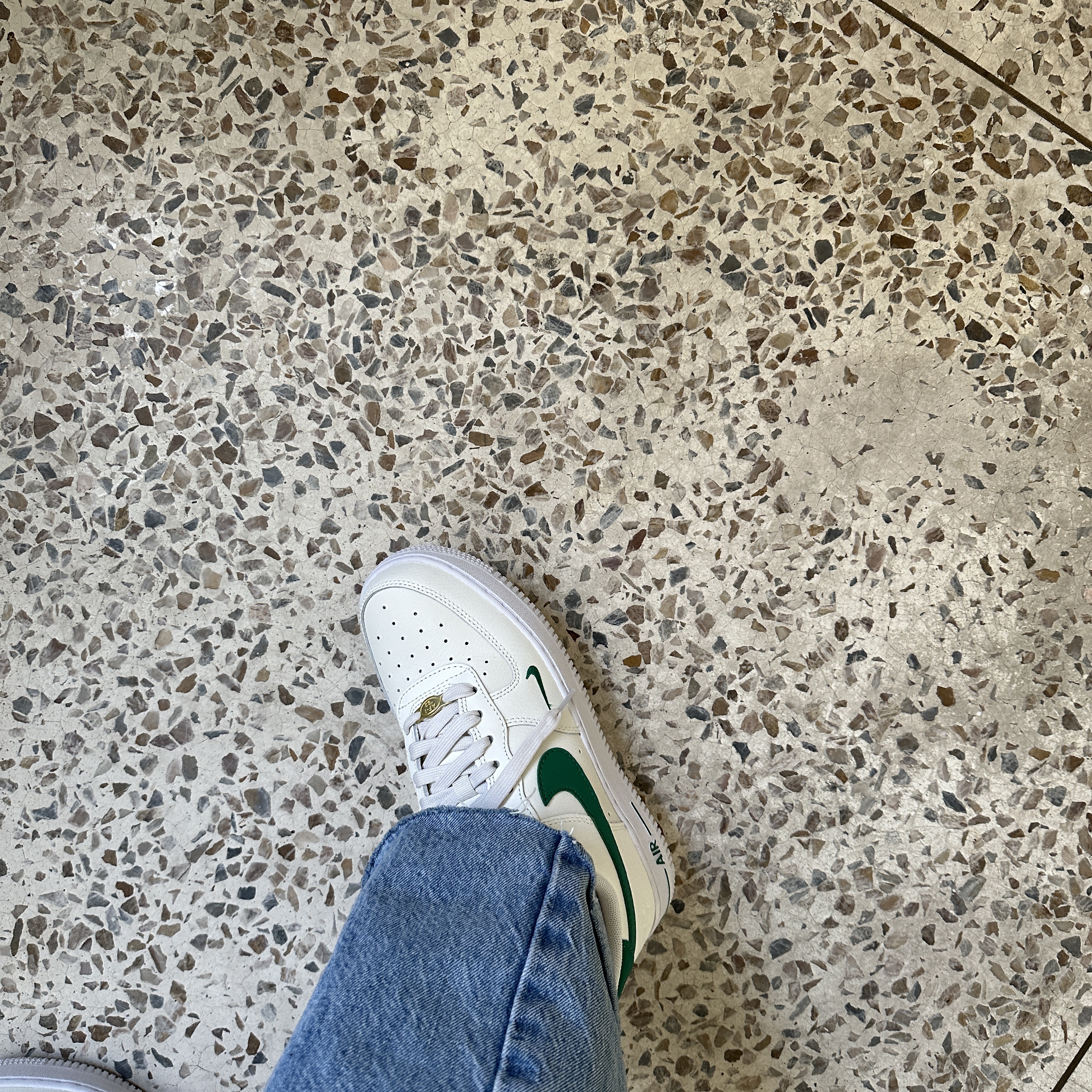 (W) Nike Air Force 1 '07 SE 40th Anniversary Join Forces Sail Malachite 착용 스타일 - 2
