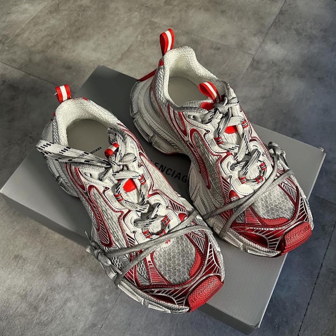 Balenciaga 3XL Sneakers Light Beige, Balenciaga 3XL Sneakers White Red 착용 스타일 - 2