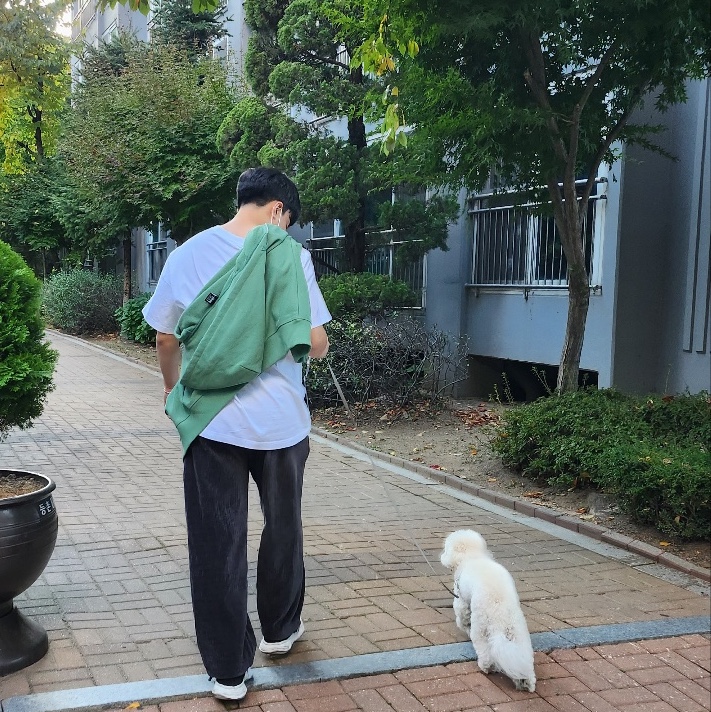 Stussy Flipped Zip Hoodie Green, Maison Mihara Yasuhiro Wayne OG Sole Washed Canvas Low-top Sneakers Black 착용 스타일