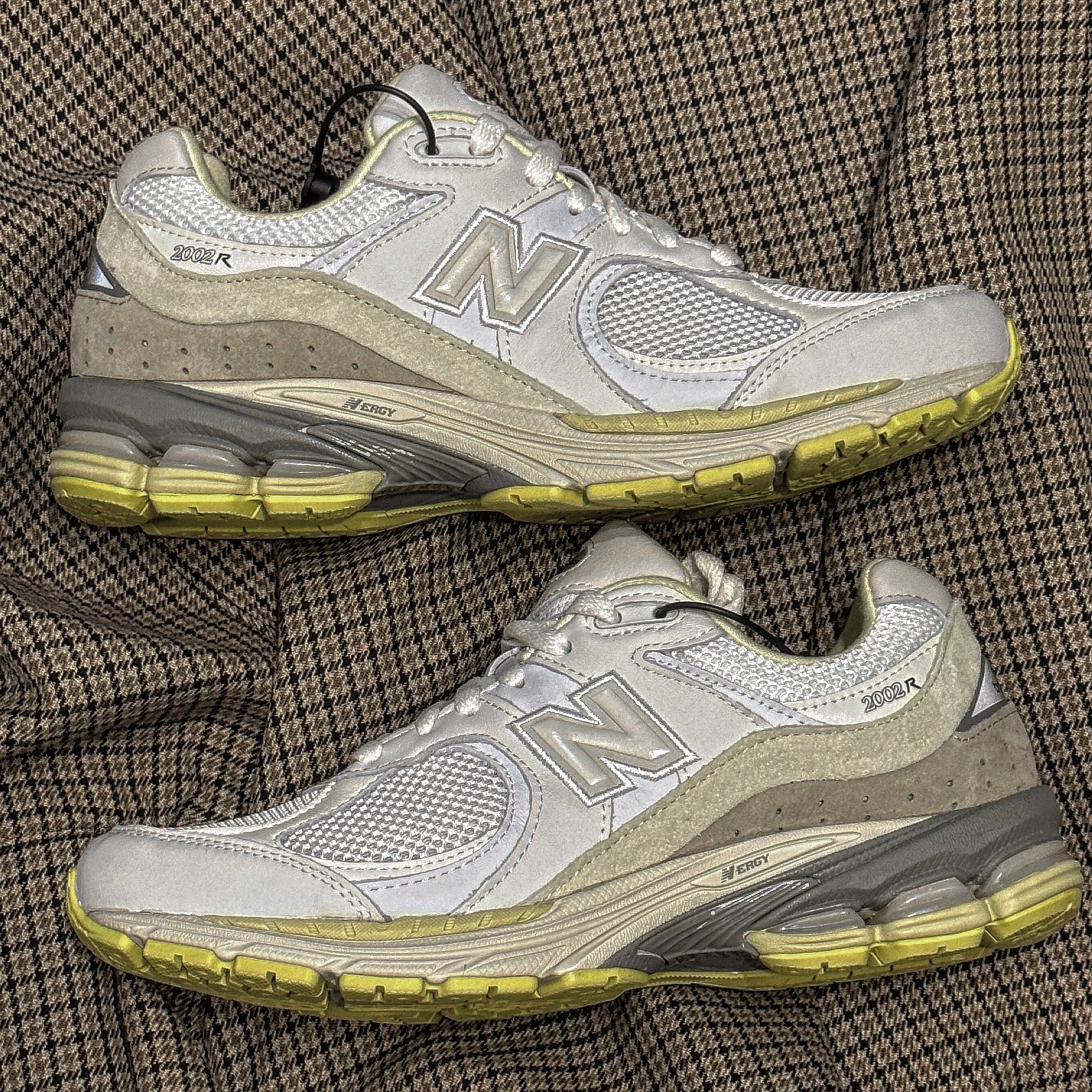 New Balance x Auralee 2002R White 착용 스타일