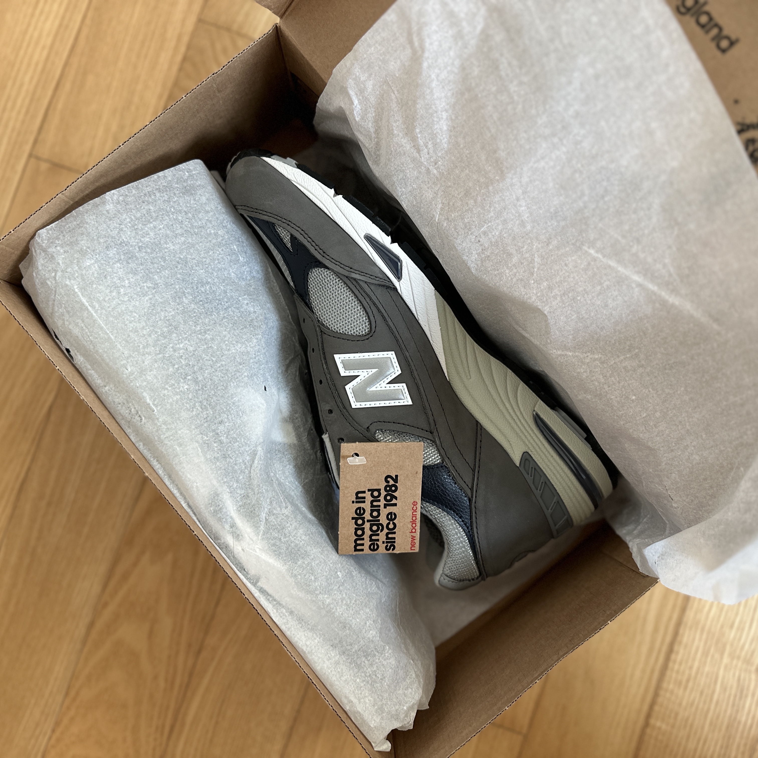 New Balance 991 Made in UK Castlerock Navy 착용 스타일 - 3