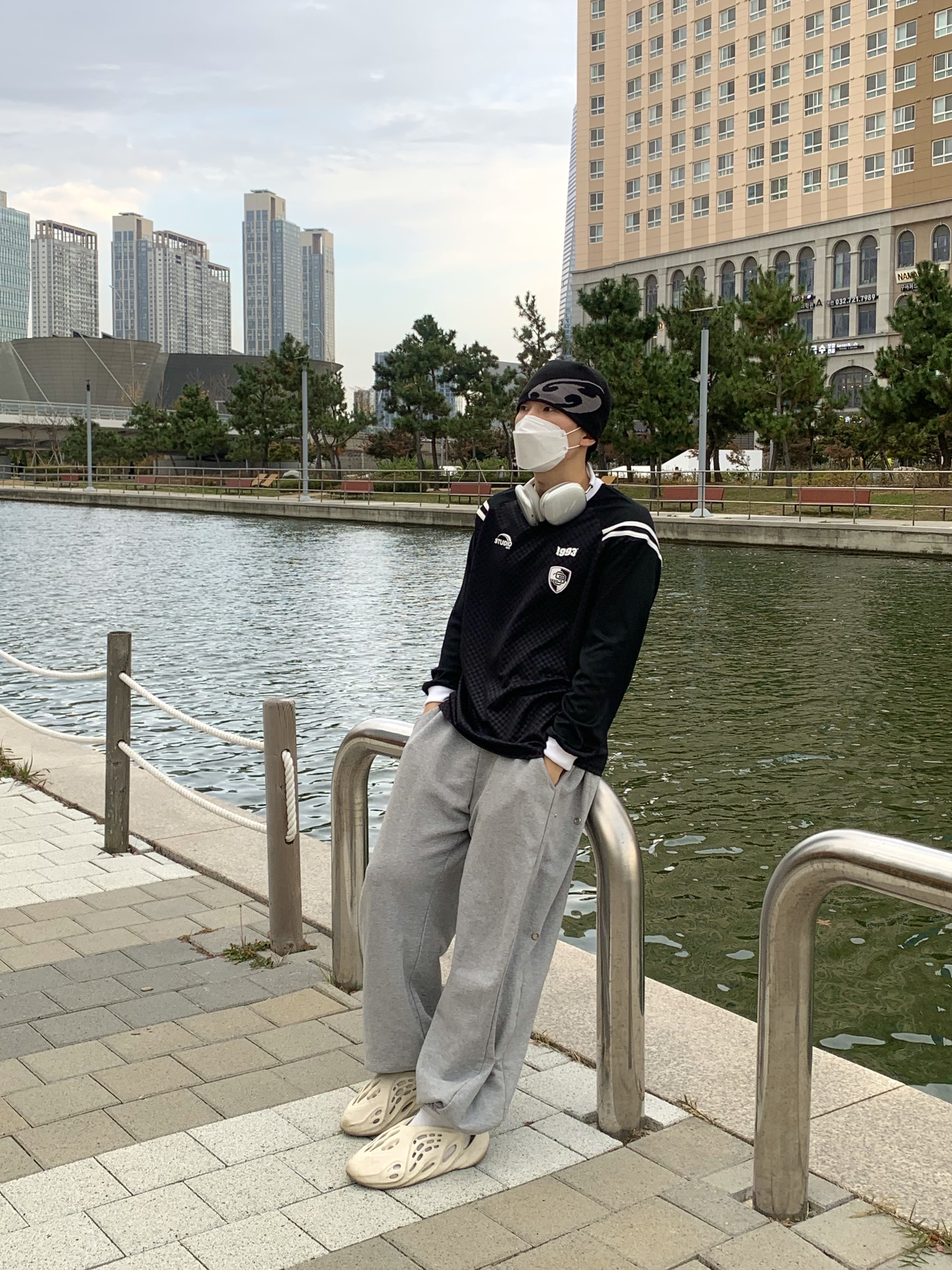Sansan Gear Logo Beanie Black - 22FW, Apple AirPods Max Lightning Silver (Korean Ver.) 착용 스타일 - 2