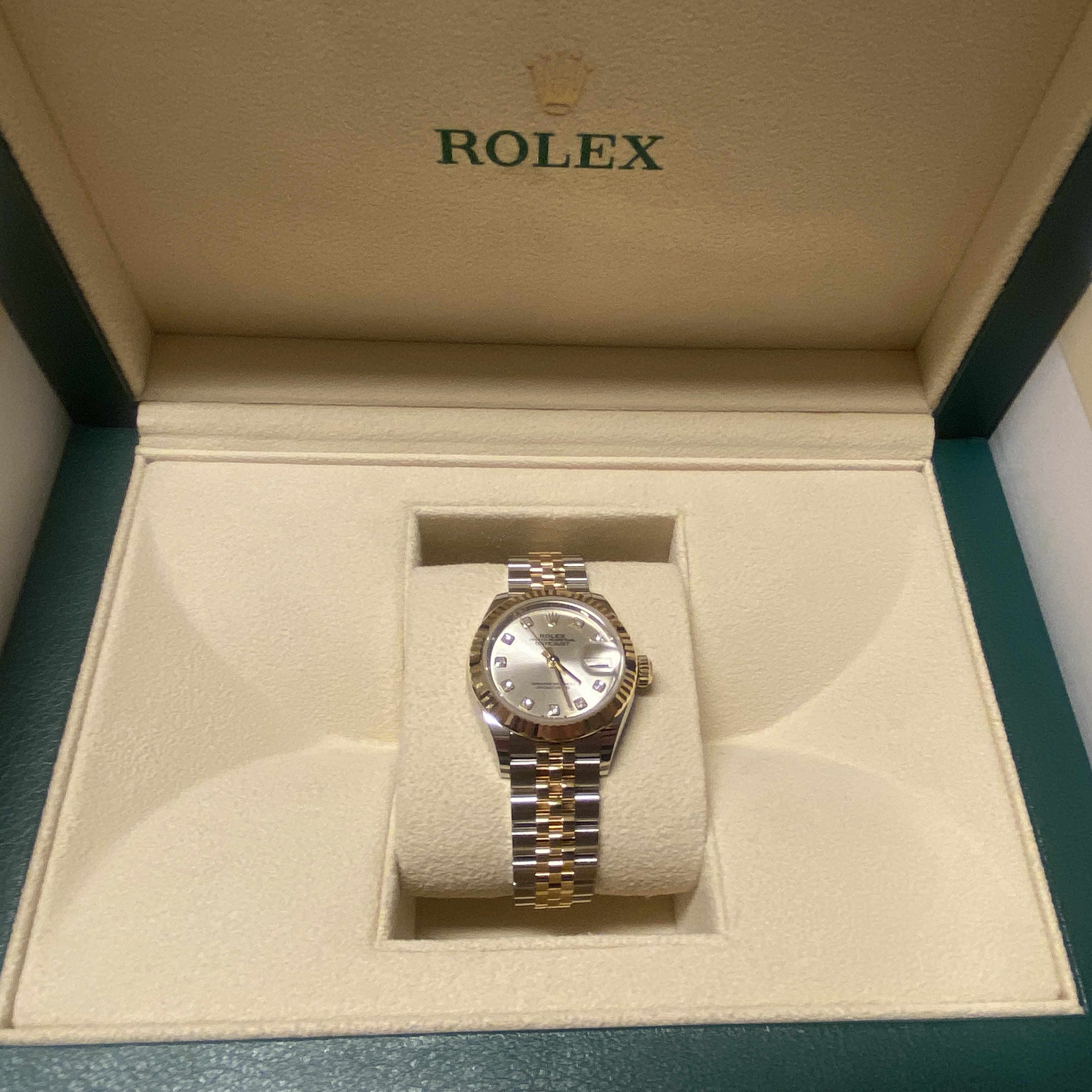 Rolex Lady-Datejust 28mm 279173 Silver Diamond-Set Jubilee 착용 스타일