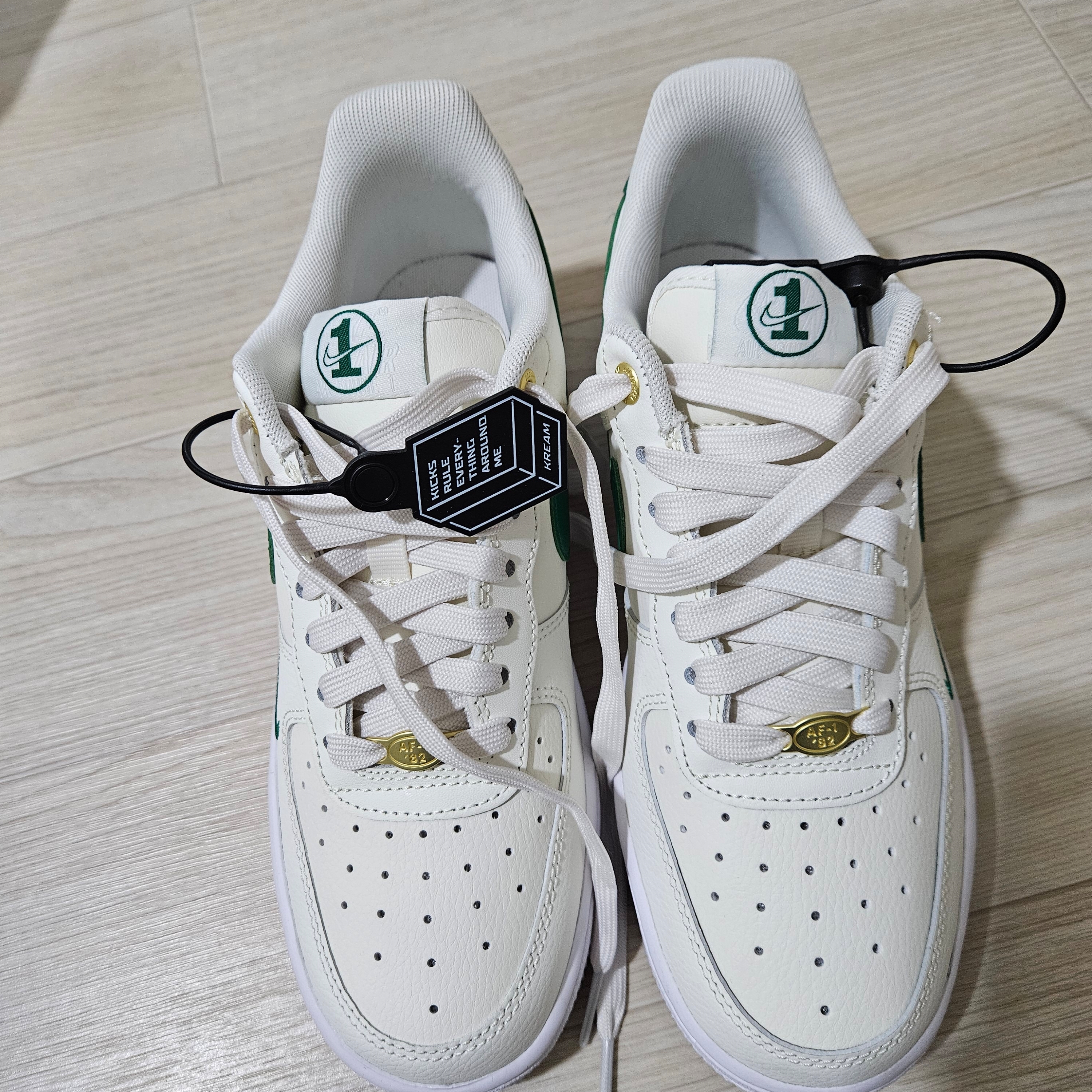 (W) Nike Air Force 1 '07 SE 40th Anniversary Join Forces Sail Malachite 착용 스타일 - 3