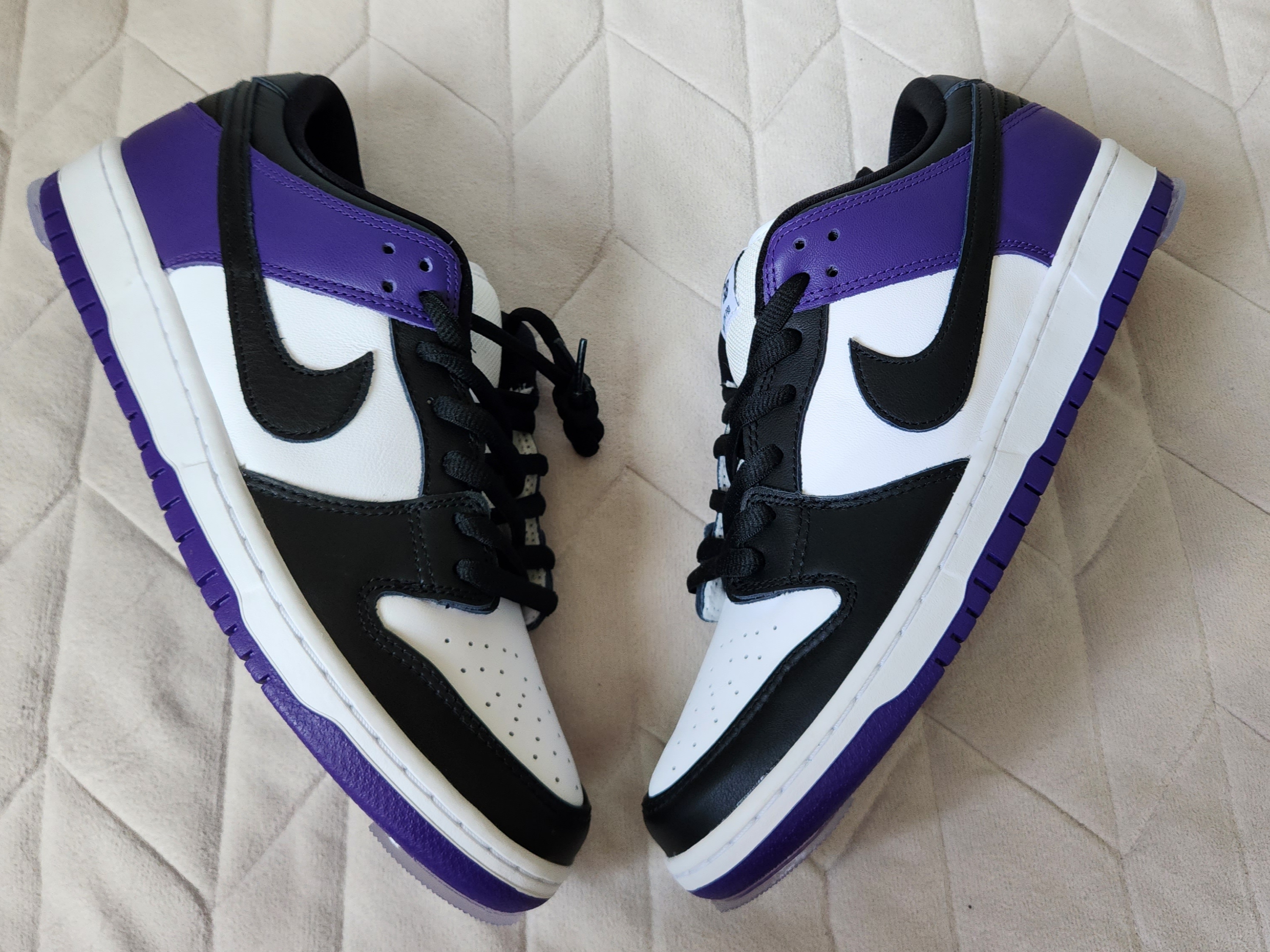 Nike SB Dunk Low Pro Court Purple 착용 스타일 - 3