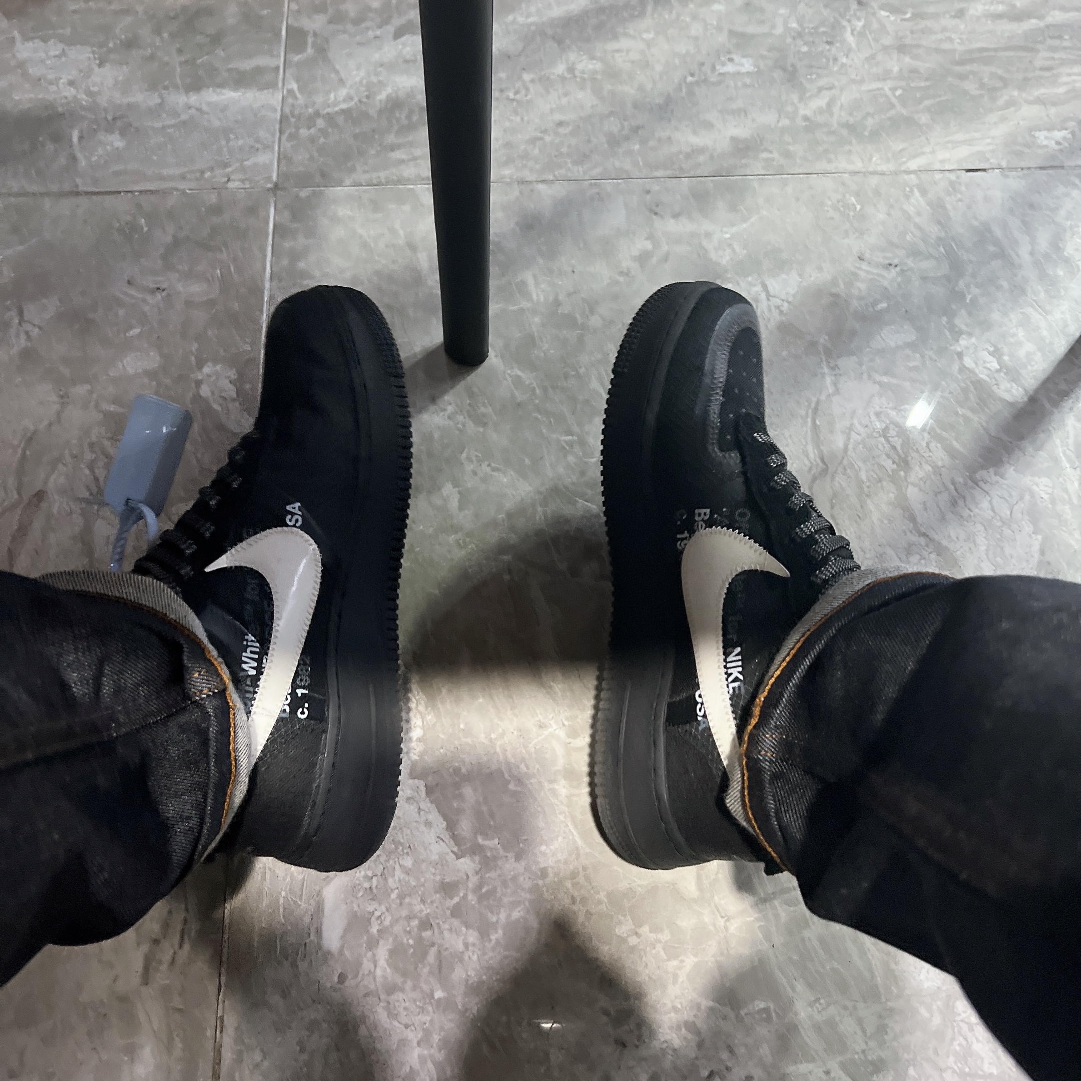 Nike x Off-White Air Force 1 Low Black White 착용 스타일