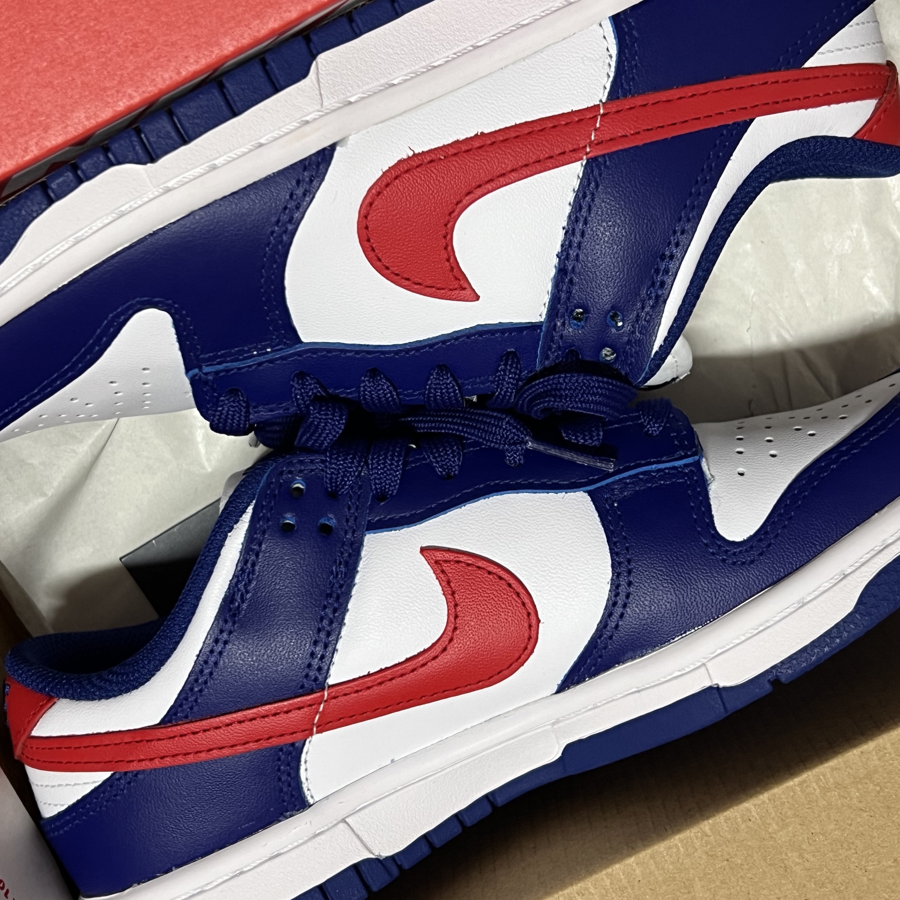 (W) Nike Dunk Low White and University Red 착용 스타일