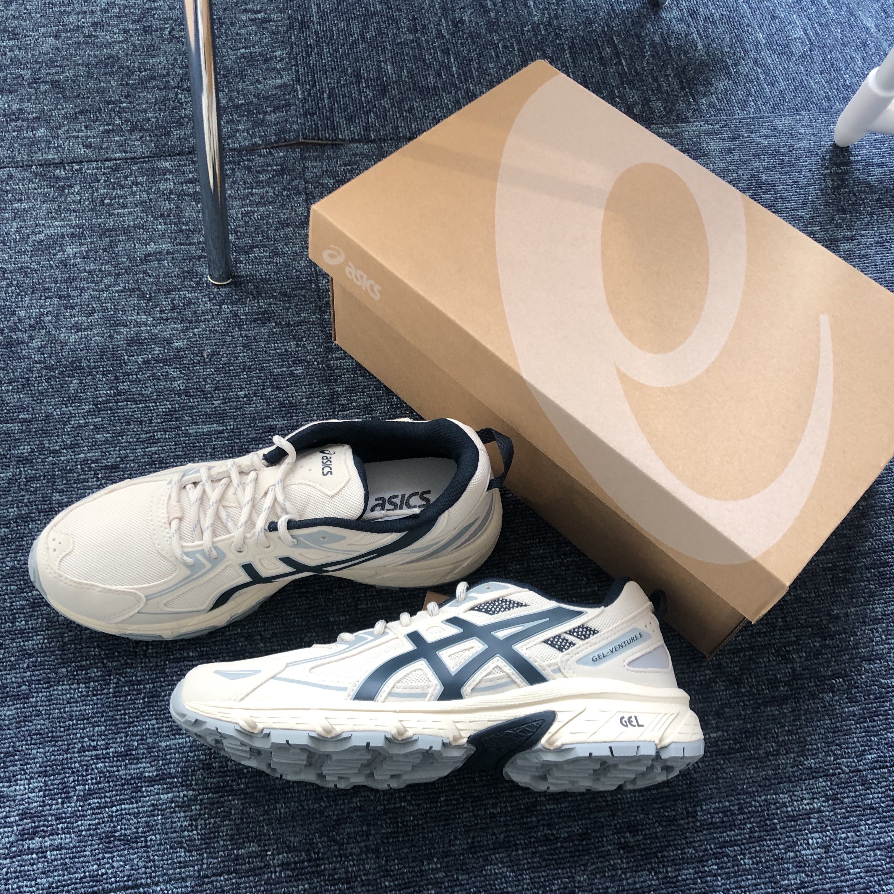 Asics Gel-Venture 6 SPS Birch French Blue 착용 스타일