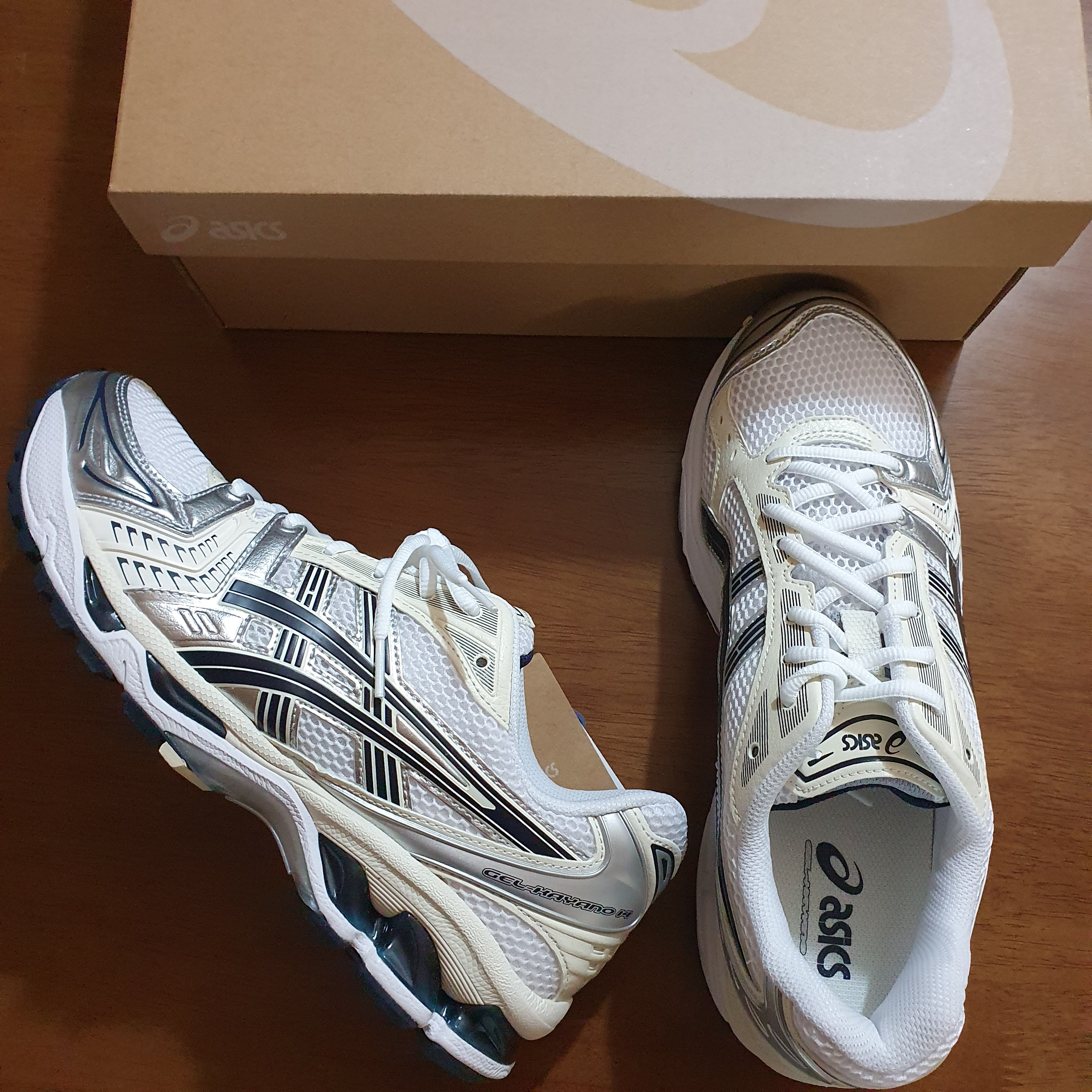 (W) Asics Gel-Kayano 14 White Midnight 착용 스타일