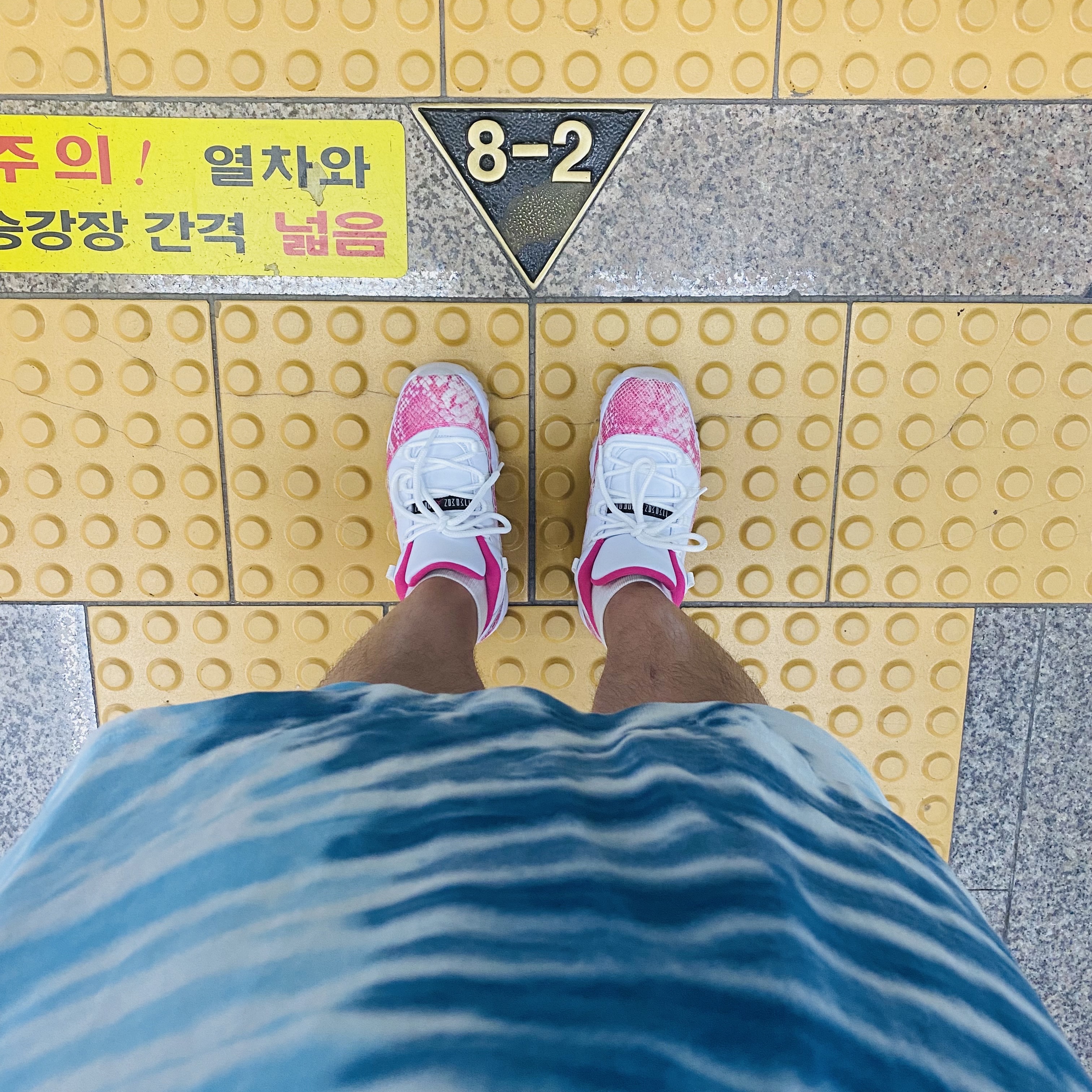 (W) Jordan 11 Retro Low Pink Snakeskin 2019 착용 스타일