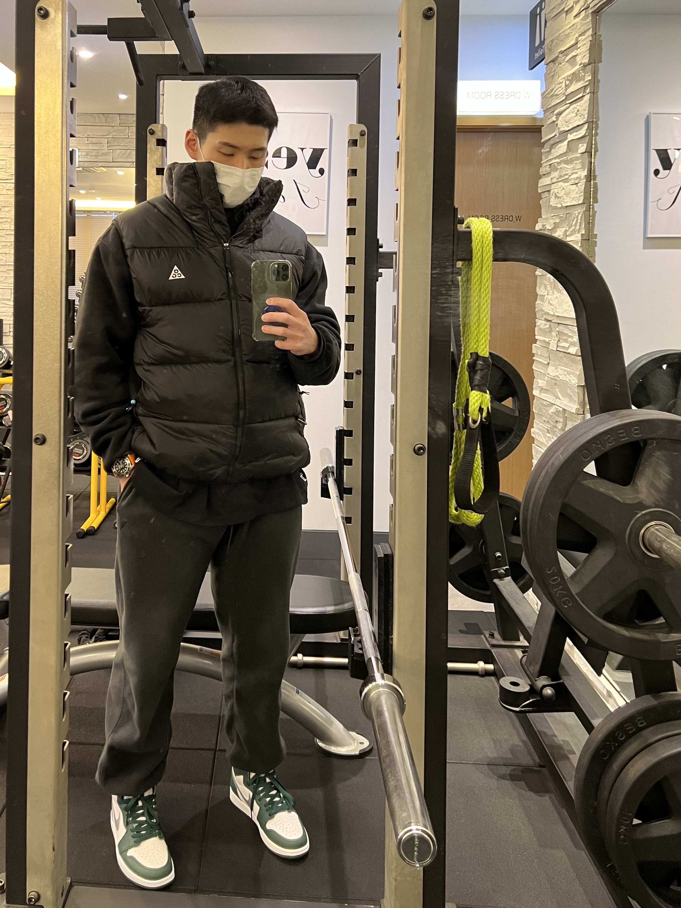 Jordan 1 Retro High OG Gorge Green, Nike ACG Polartec Wolf Tree Pants Off Noir Black - US/EU 착용 스타일 - 1