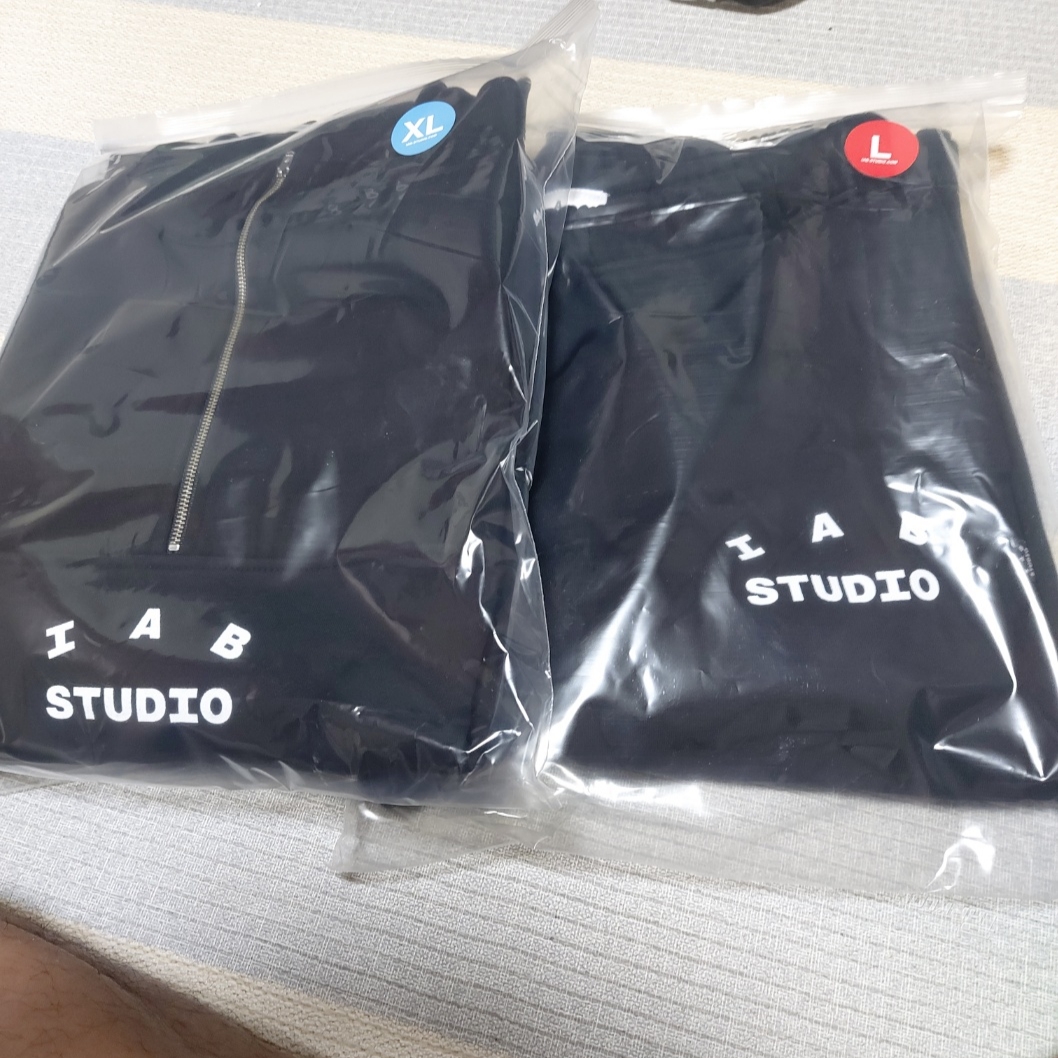 IAB Studio Half Zip-Up Black White, IAB Studio Sweatpants Black White - 23SS 착용 스타일 - 2