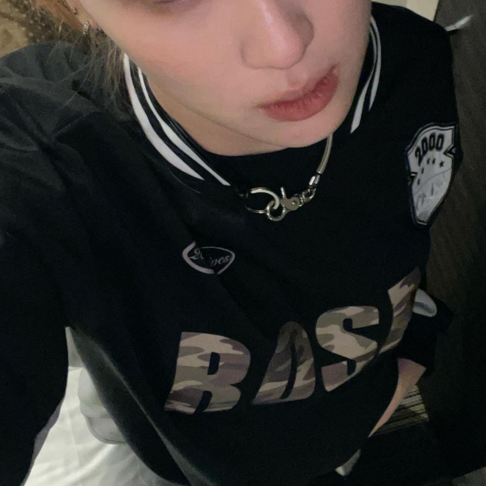 2000Archives Sporty T-Shirt Black Camo 착용 스타일 - 1