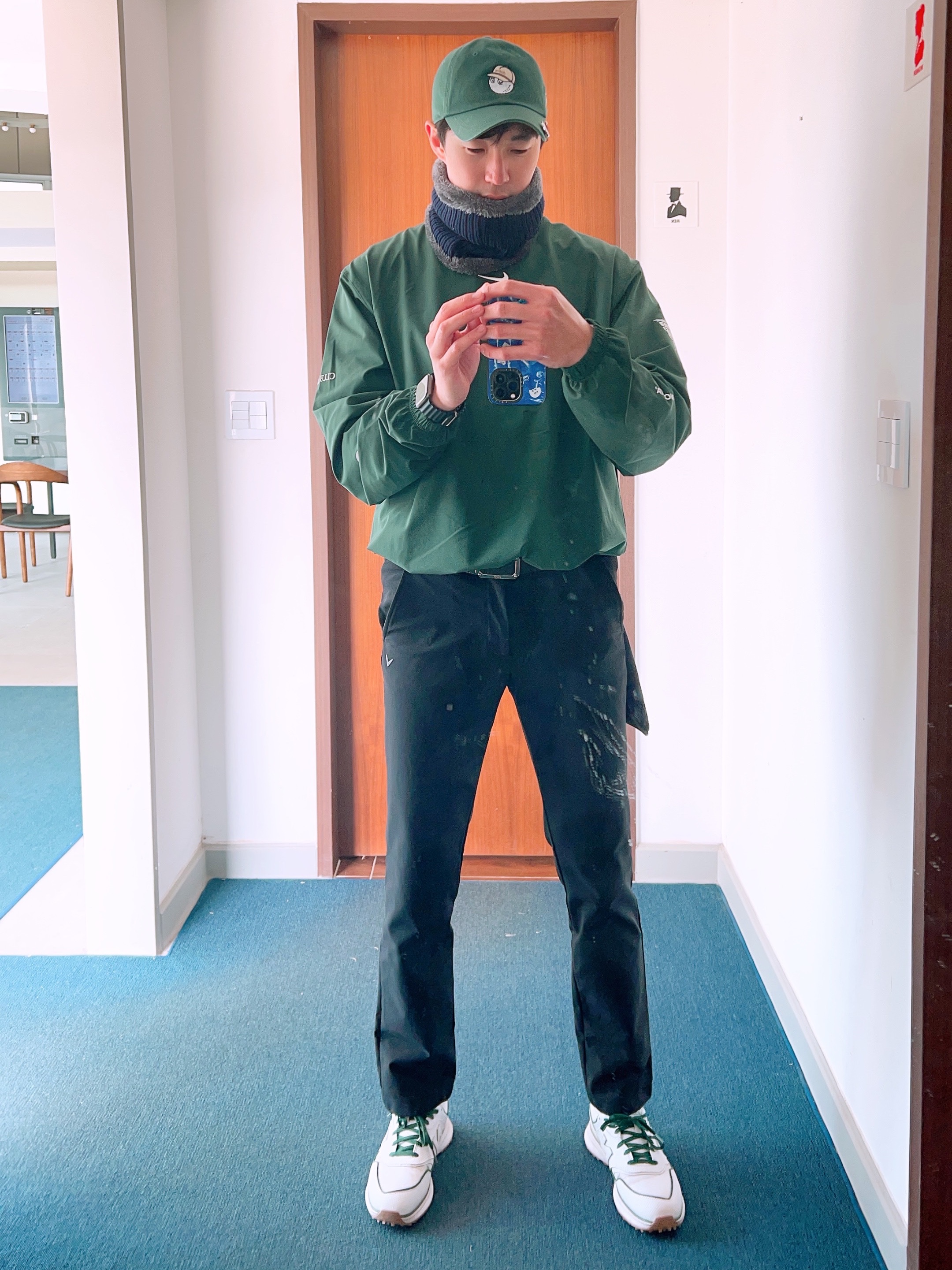 Nike x Drake Nocta Golf Crewneck Top Green - US/EU, New Balance x Malbon 997 Golf White Green 착용 스타일