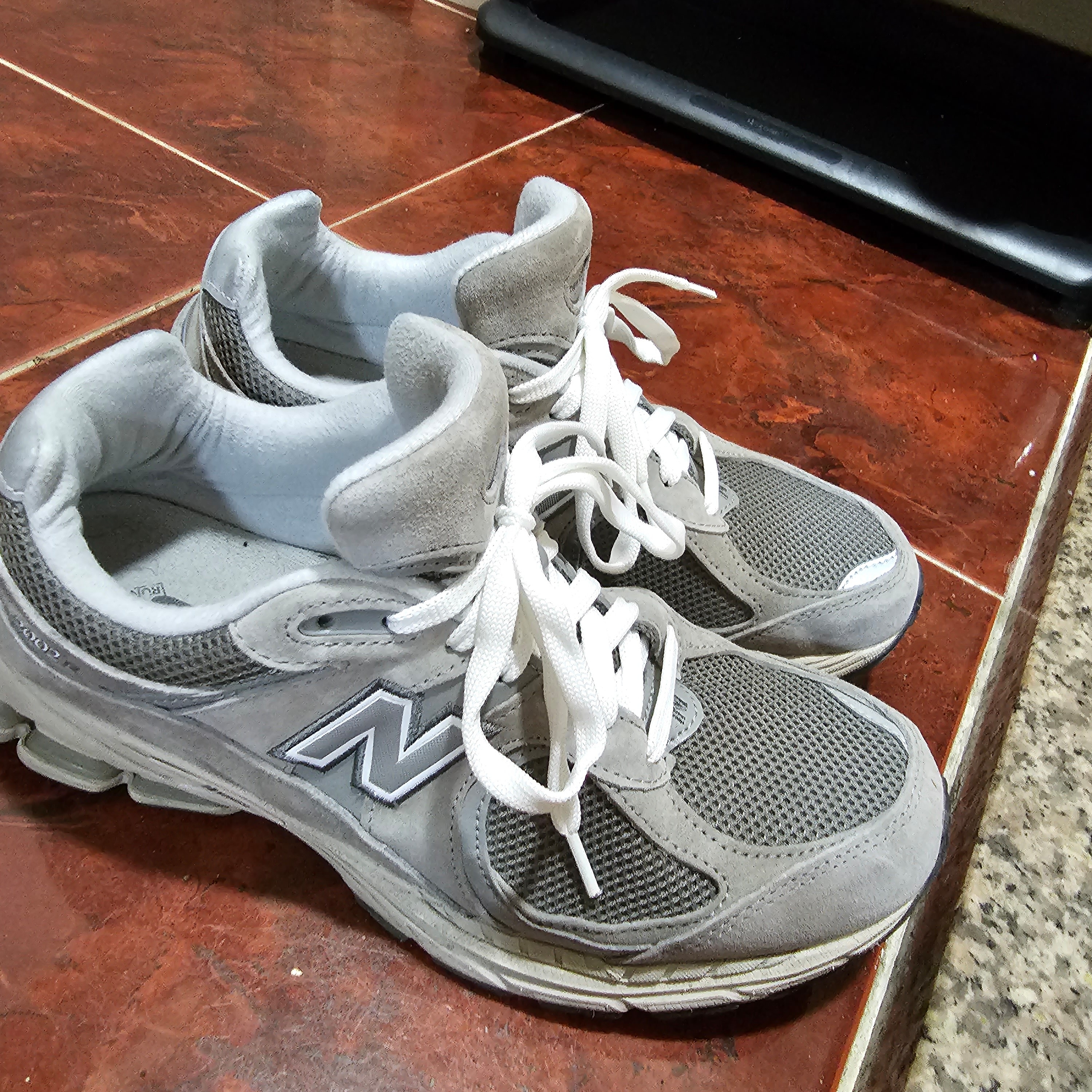 New Balance 2002R Grey 착용 스타일 - 2