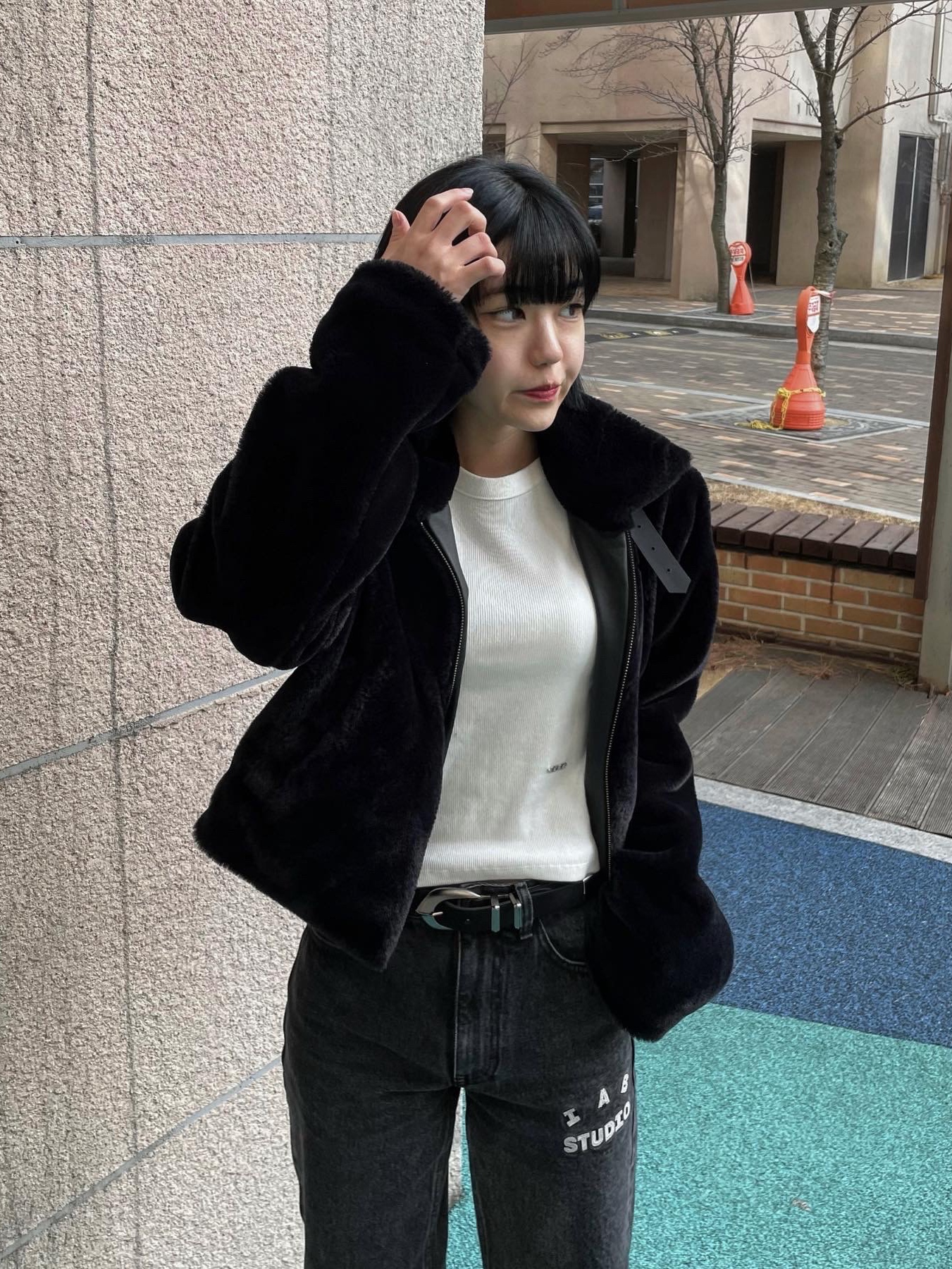 IAB Studio x Lee Denim Jeans Black, Nike x Martine Rose Shox MR4 Black 착용 스타일 - 2