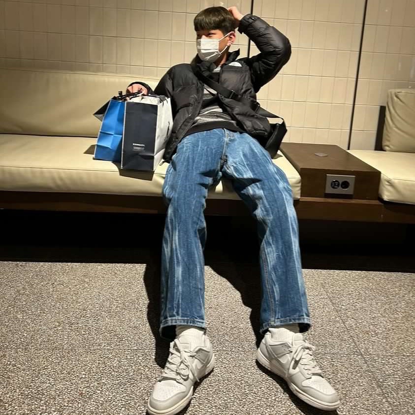 The North Face 1996 Eco Nuptse Jacket Black, Nike Dunk Low Retro Grey Fog 착용 스타일