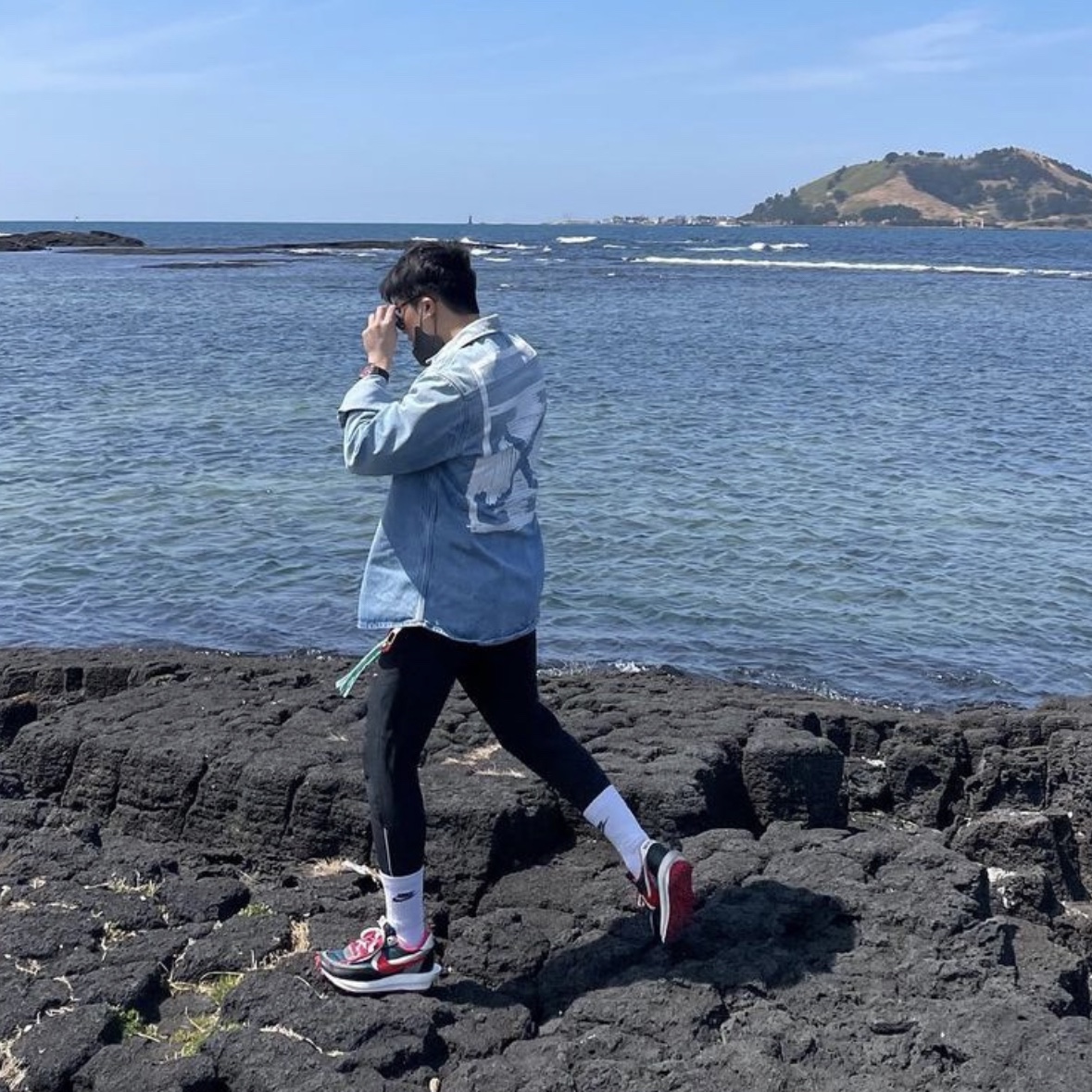 Nike x Sacai x Undercover LDWaffle Midnight Spruce University Red 착용 스타일