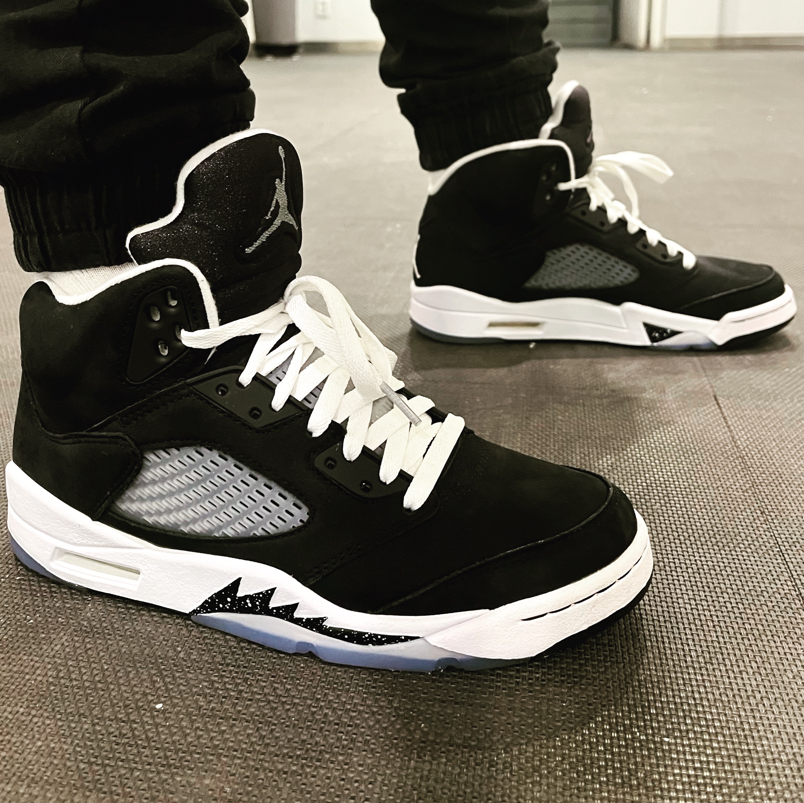 Jordan 5 Retro Moonlight 착용 스타일