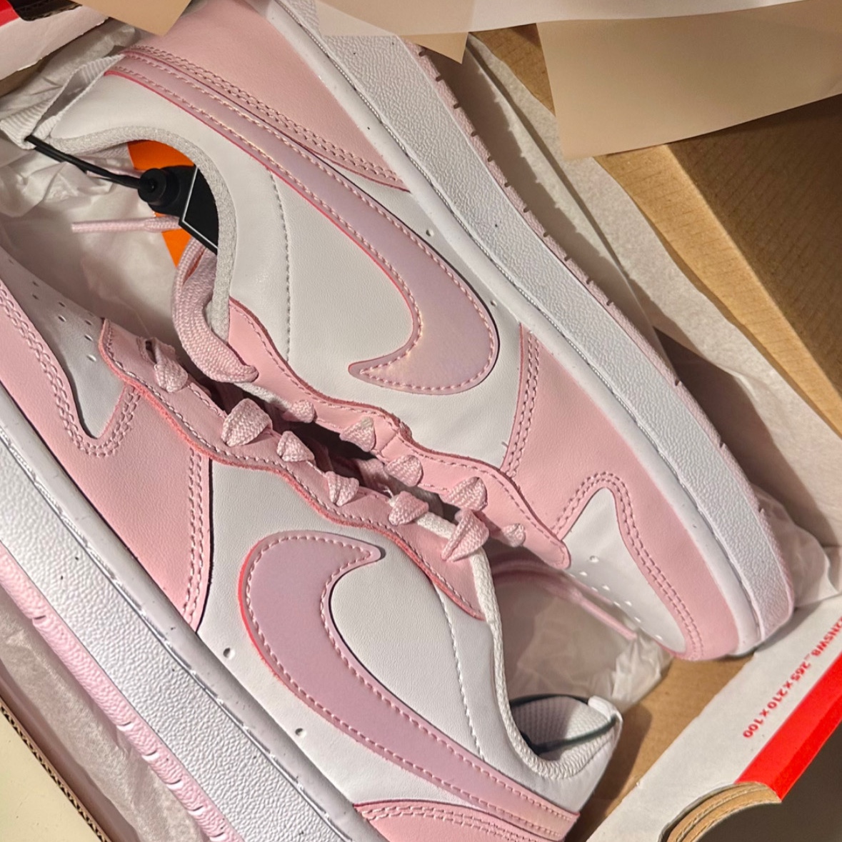 (GS) Nike Court Borough 2 SE White Pink Foam 착용 스타일 - 2
