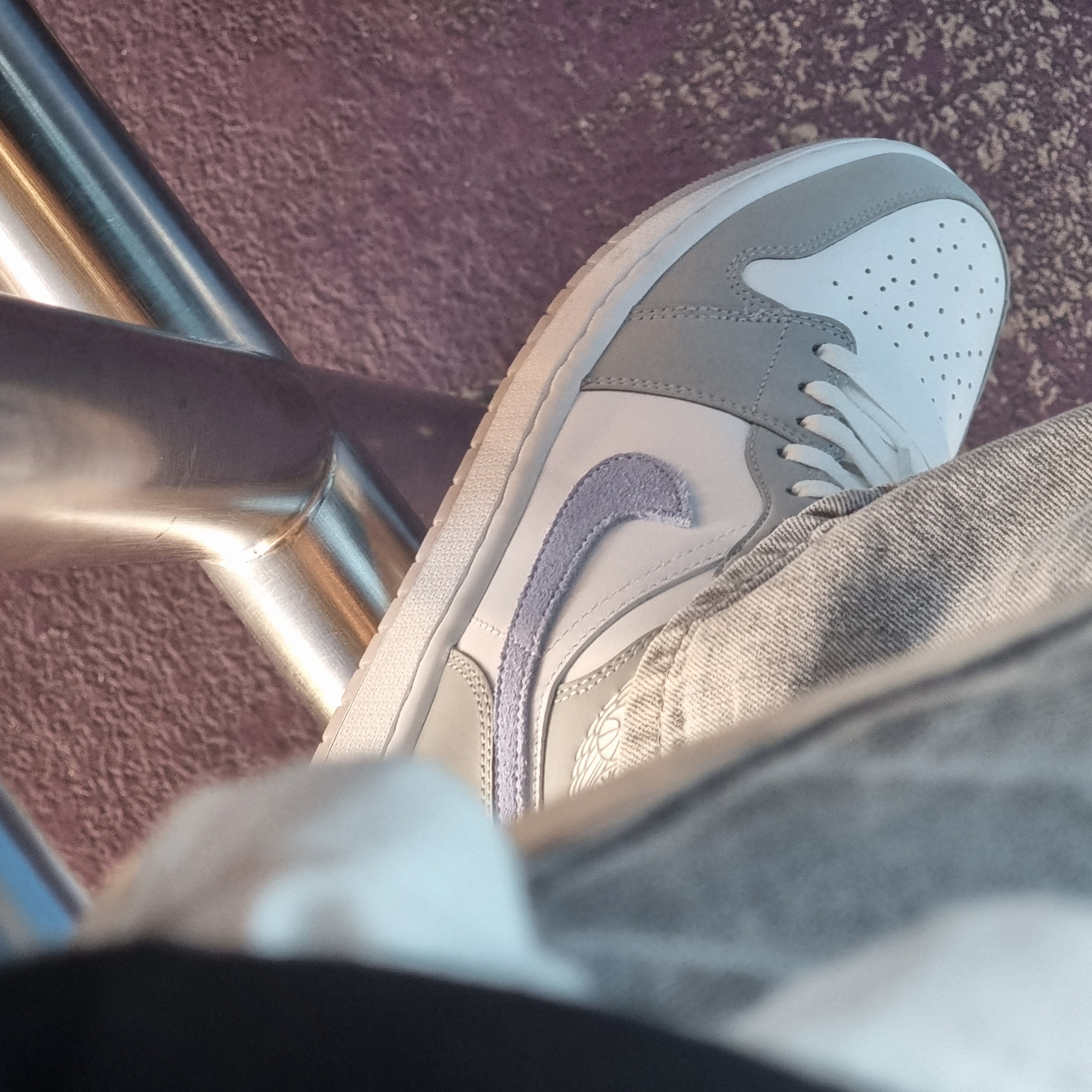 (W) Jordan 1 Mid Wolf Grey 착용 스타일 - 2