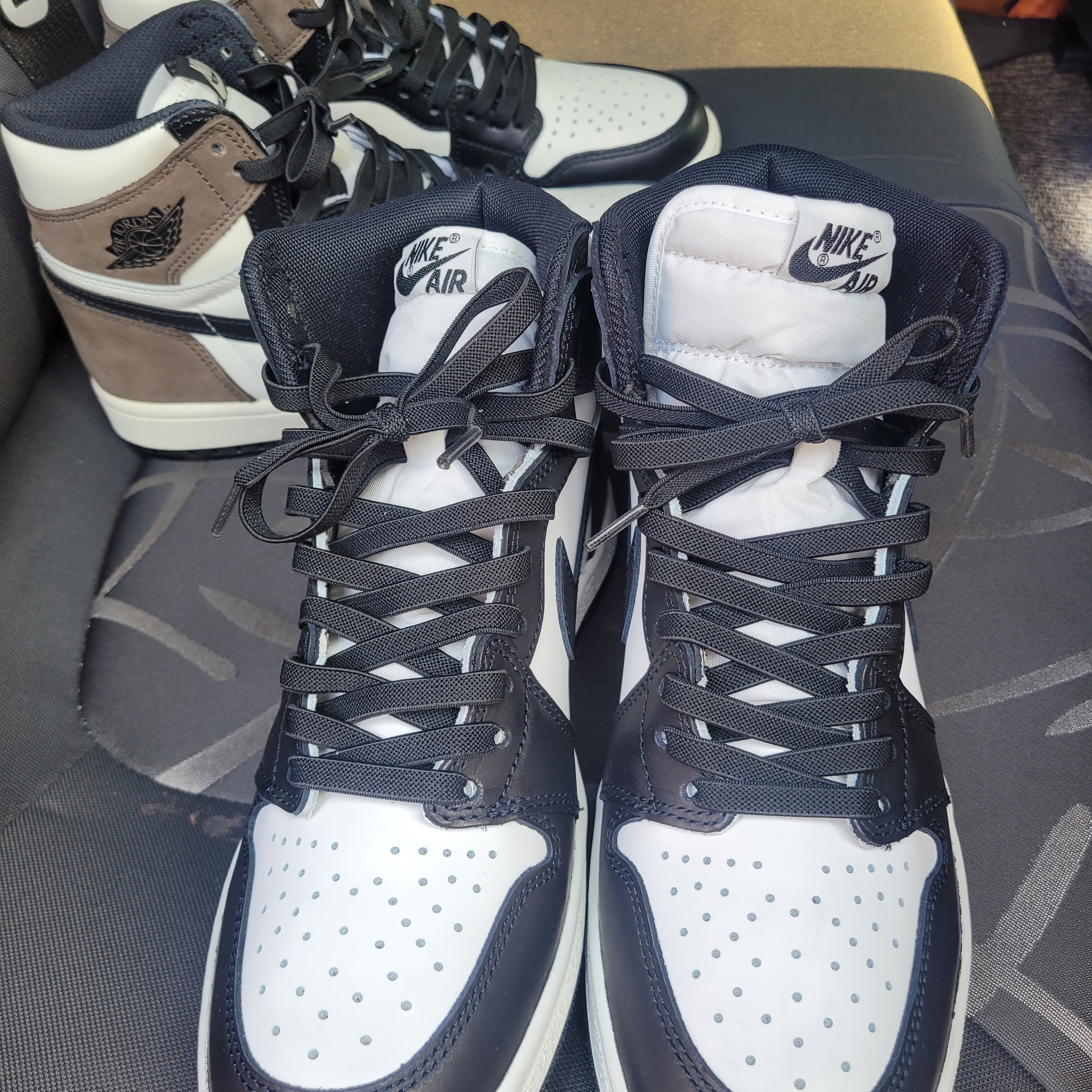 Jordan 1 High 85 Black White, Jordan 1 Retro High OG Black Mocha 착용 스타일 - 1