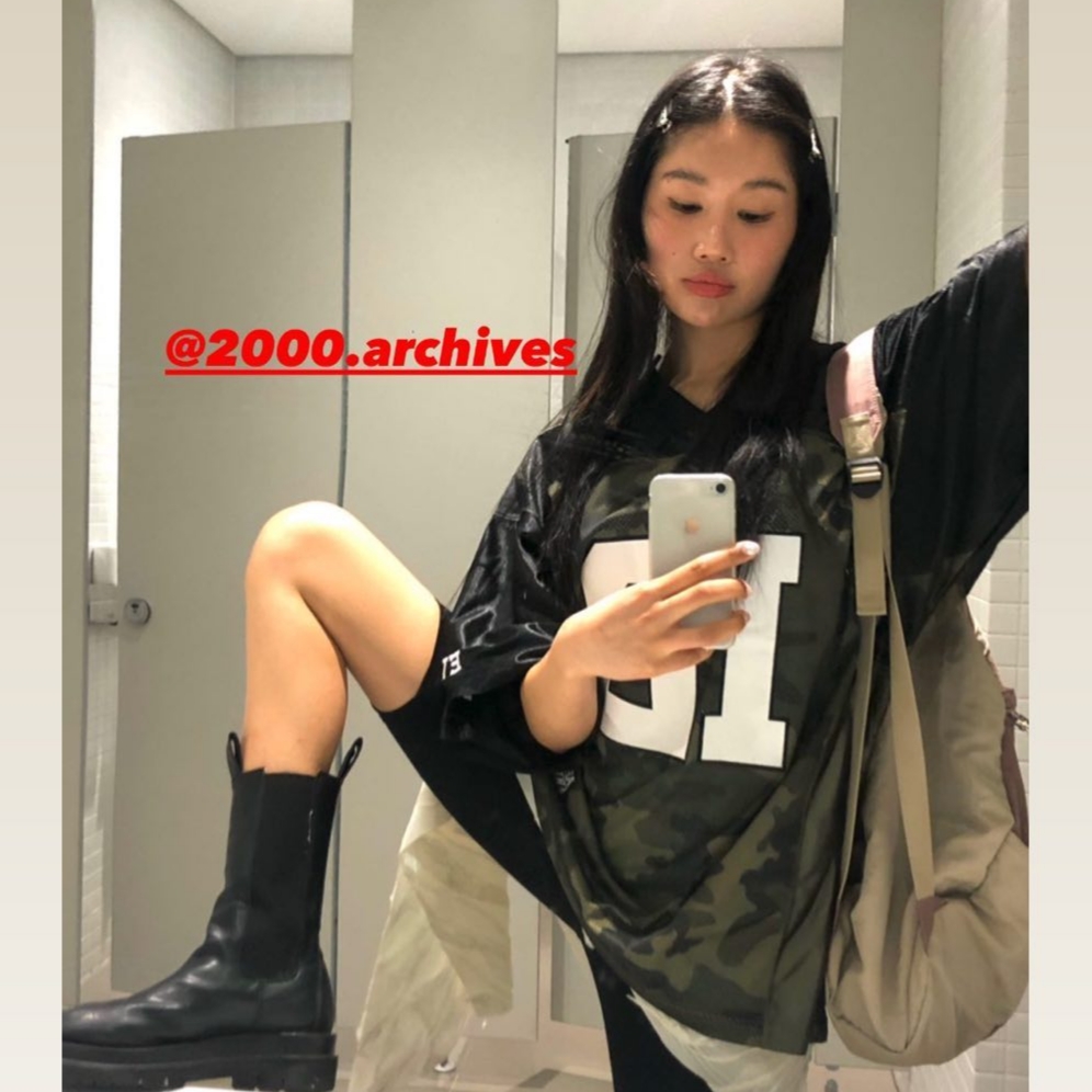 2000Archives Football T-Shirt Black Camo 착용 스타일