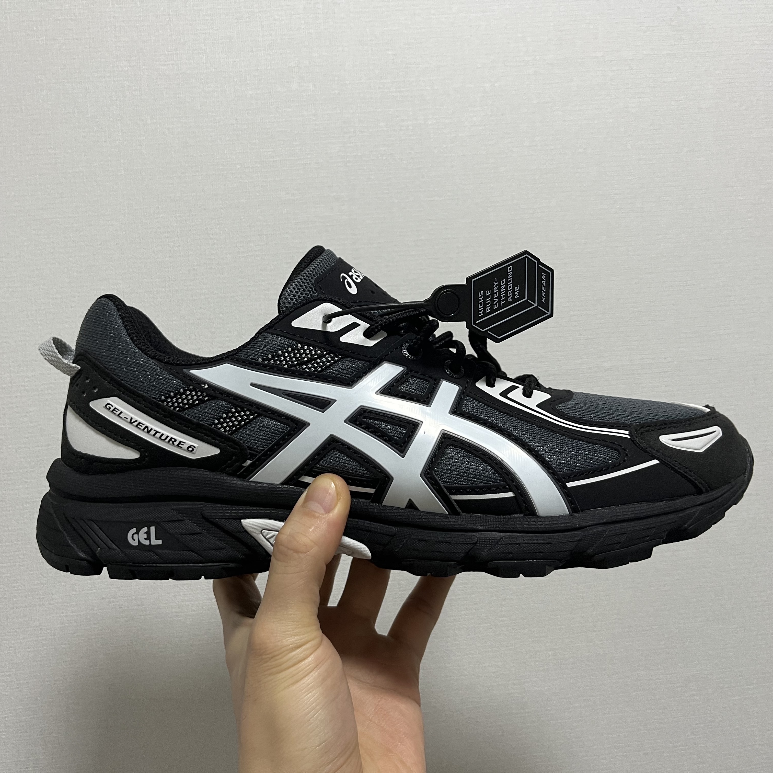 Asics Gel-Venture 6 Carrier Grey 착용 스타일 - 1