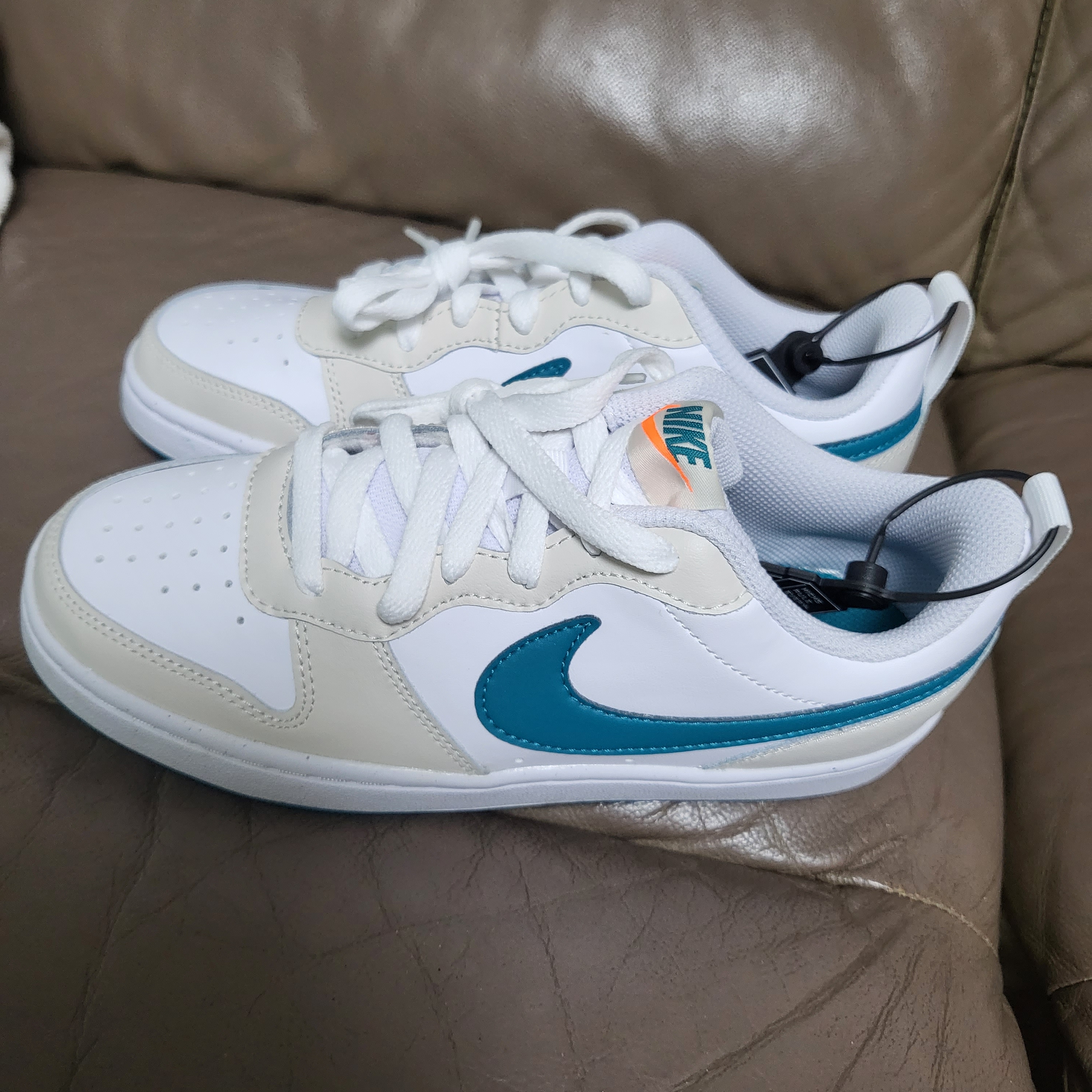 (GS) Nike Court Borough Low 2 SE Off White Green 착용 스타일