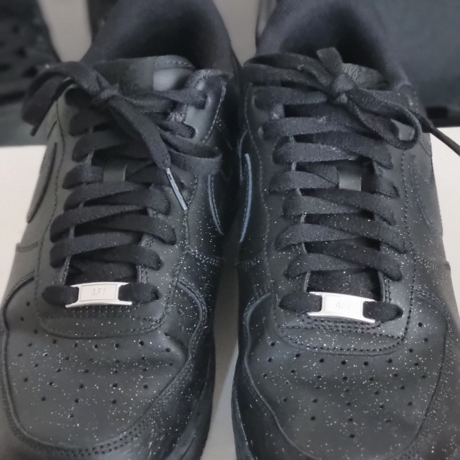 Nike Air Force 1 '07 Low Triple Black 착용 스타일