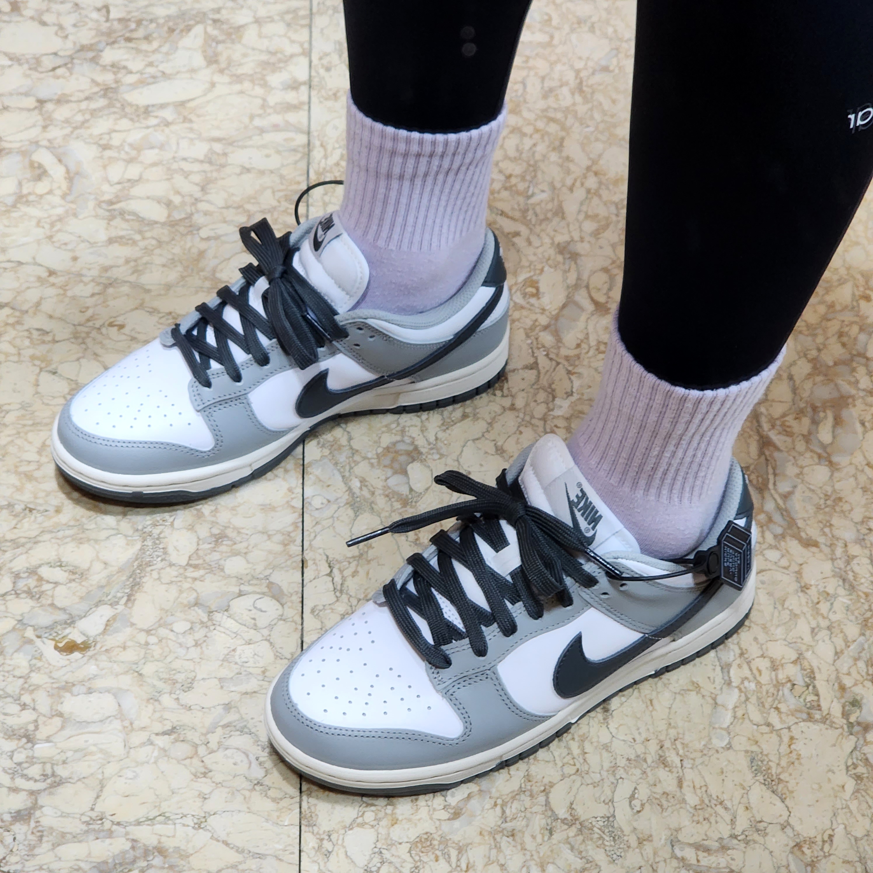 (W) Nike Dunk Low Light Smoke Grey 착용 스타일