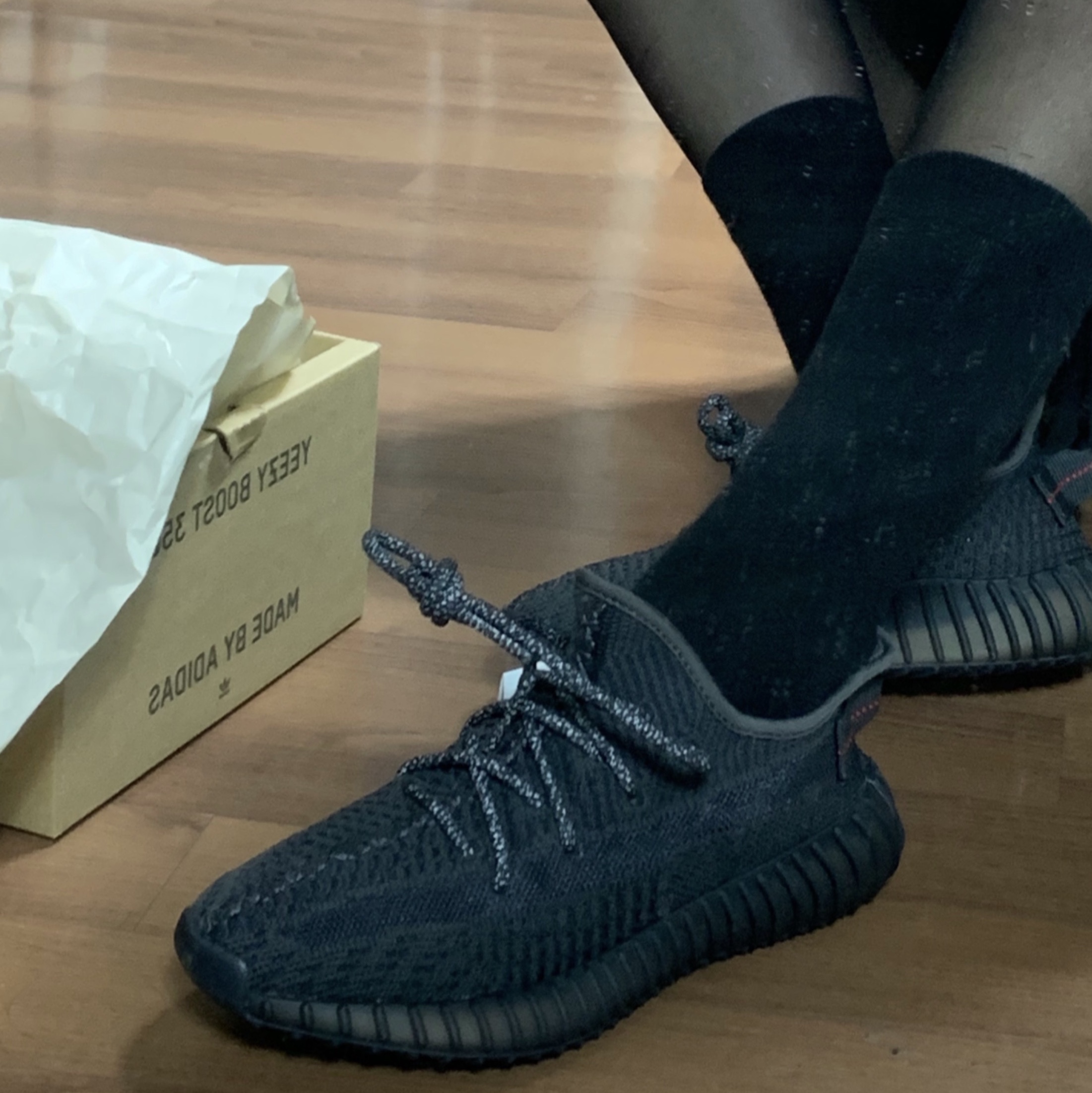 Adidas Yeezy 500 Salt, Adidas Yeezy Boost 350 V2 Black - Non-Reflective 착용 스타일 - 3