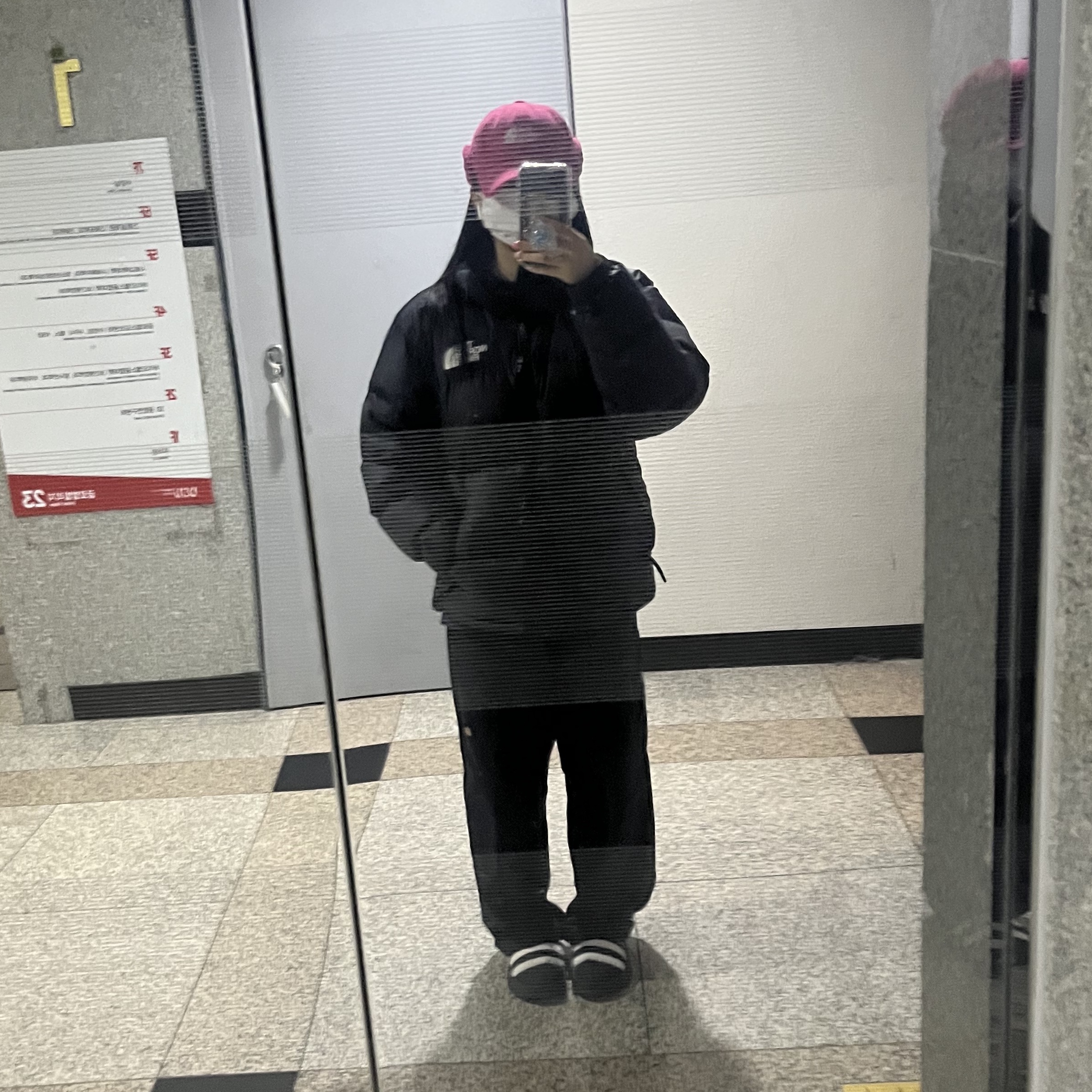 The North Face 1996 Retro Nuptse Jacket Black, Adidas Puffylette Core Black 착용 스타일 - 1