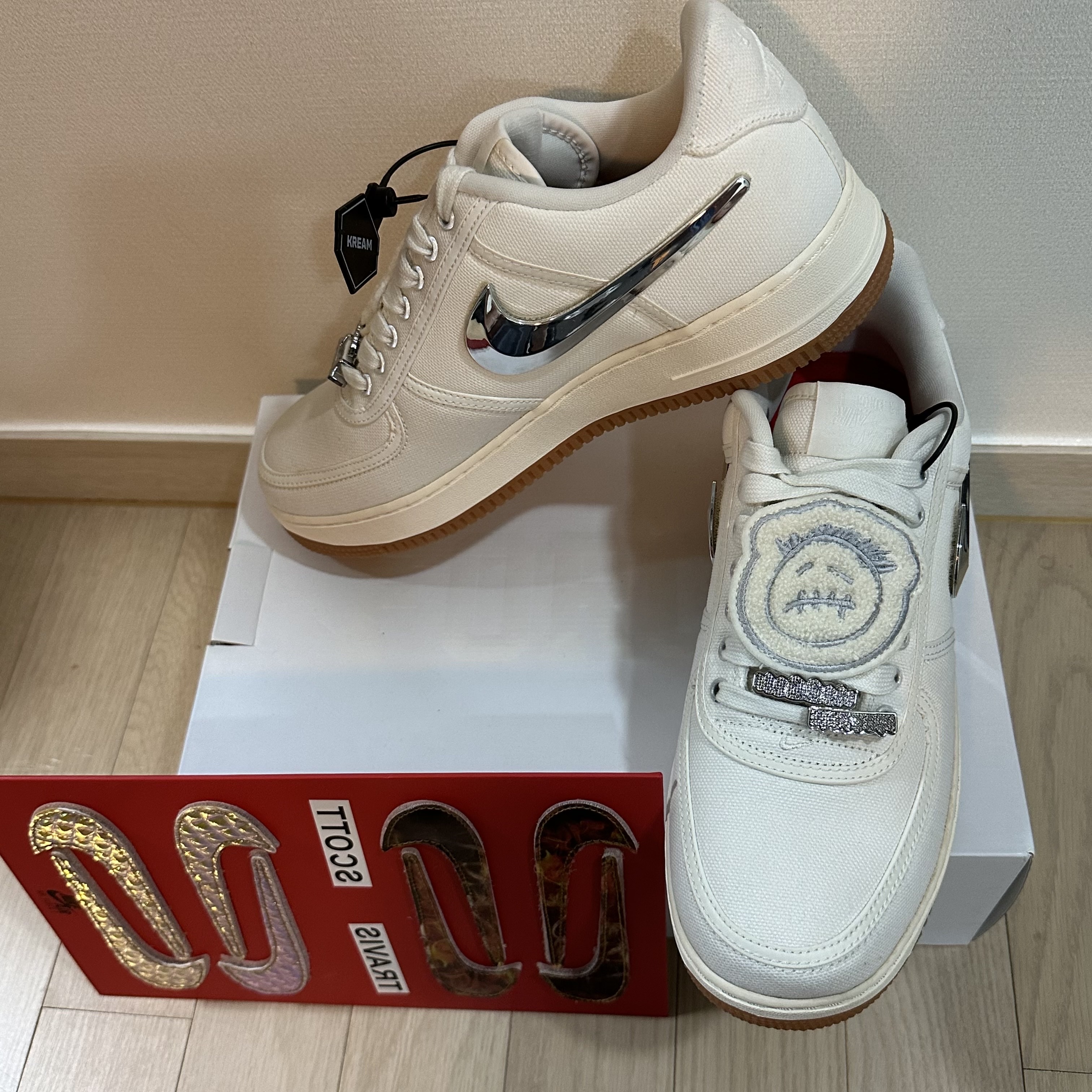 Nike x Travis Scott Air Force 1 Low Sail 착용 스타일 - 3