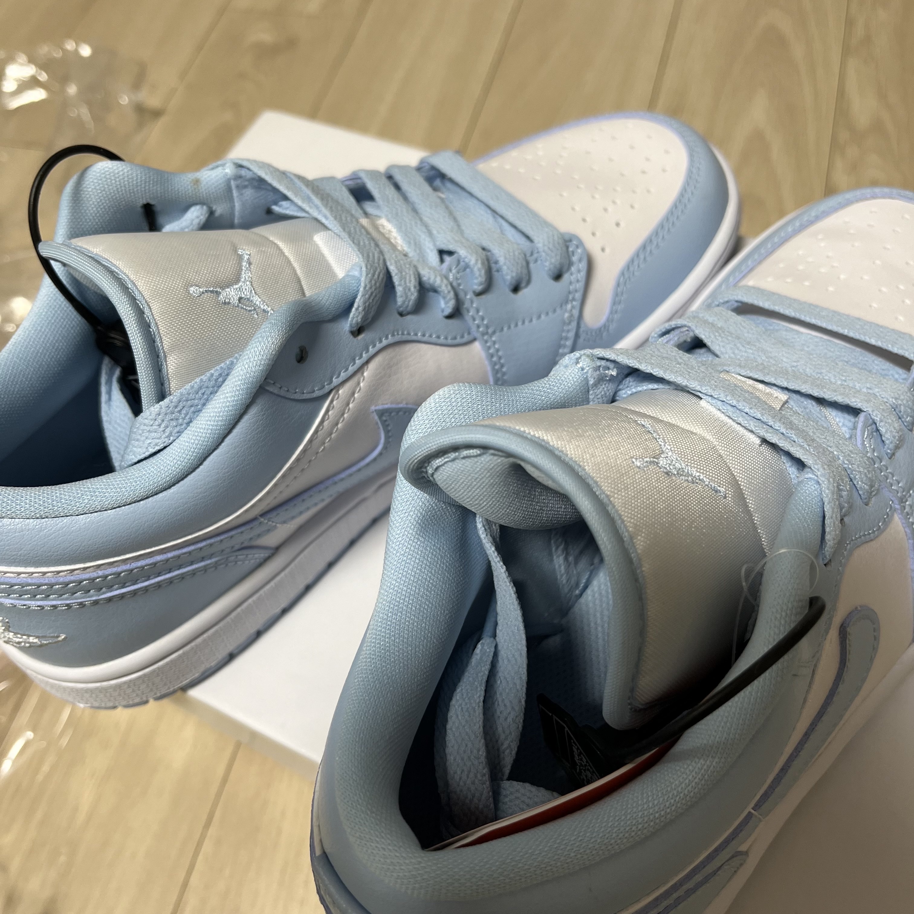 (W) Jordan 1 Low White Ice Blue 착용 스타일