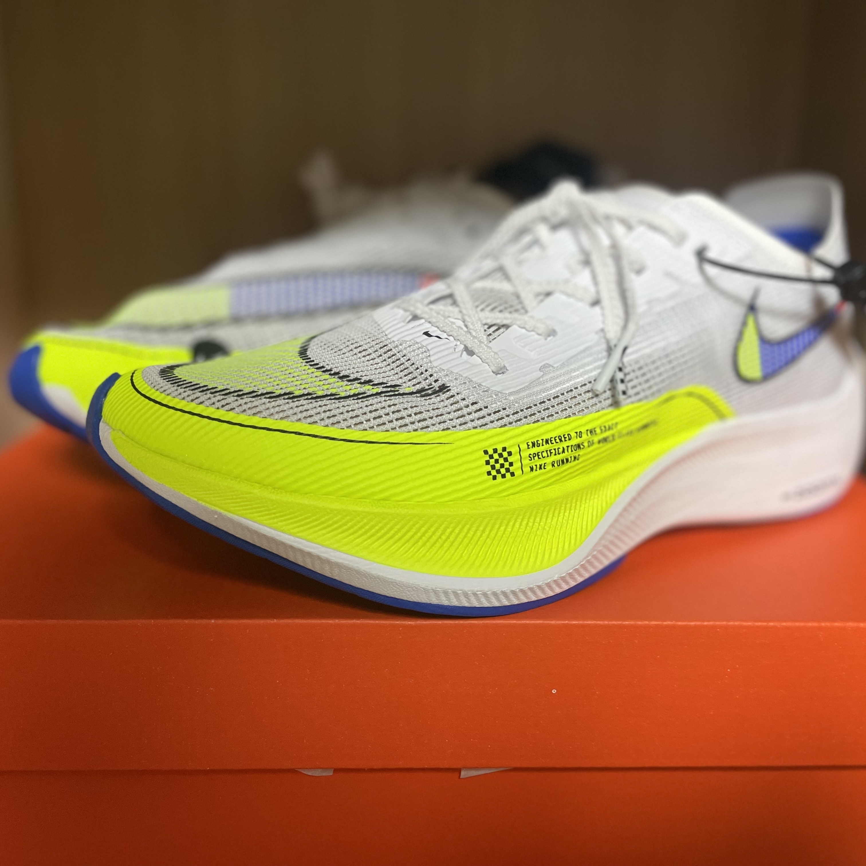 Nike ZoomX Vaporfly Next% 2 White Volt 착용 스타일