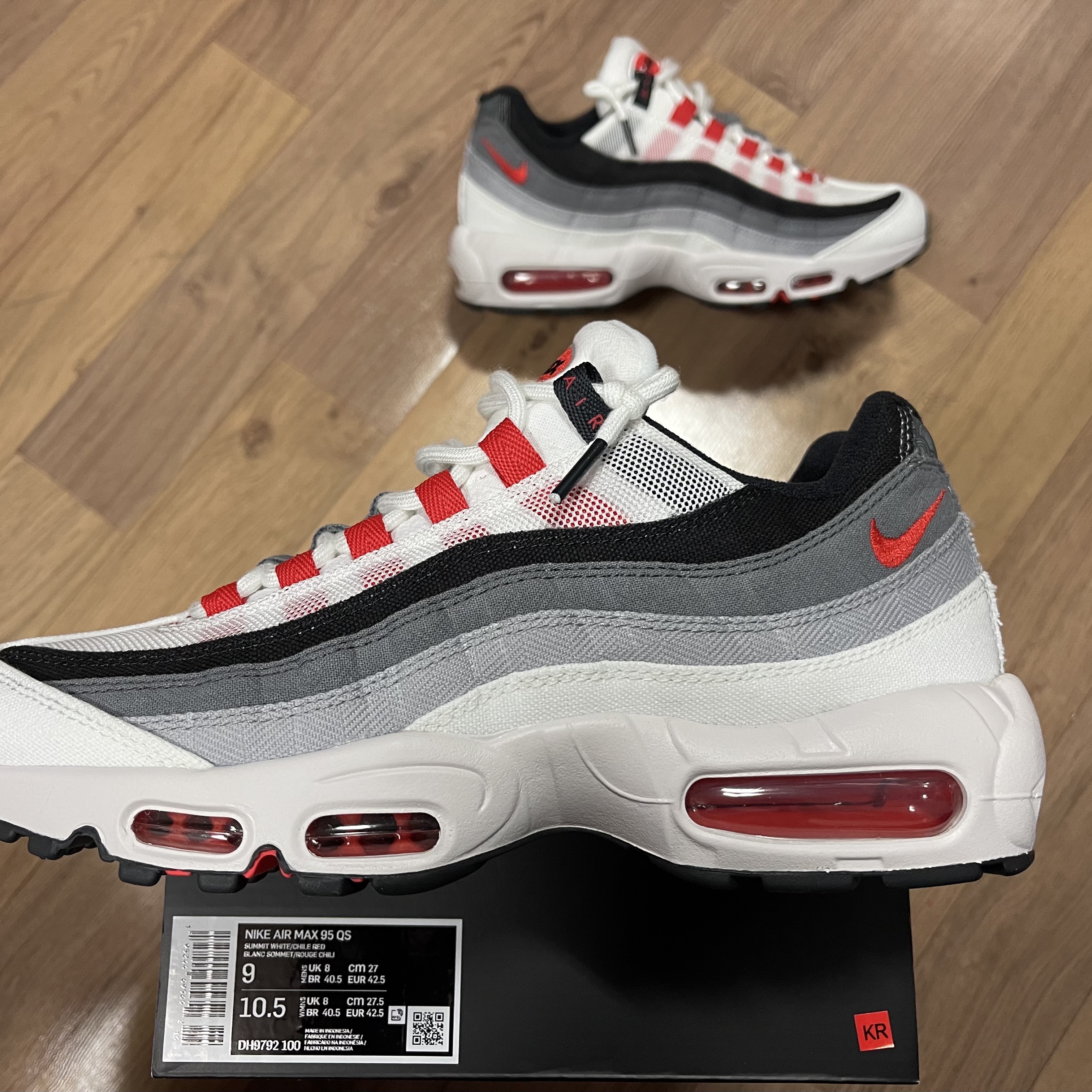 Nike Air Max 95 QS Smoke Grey 착용 스타일 - 1