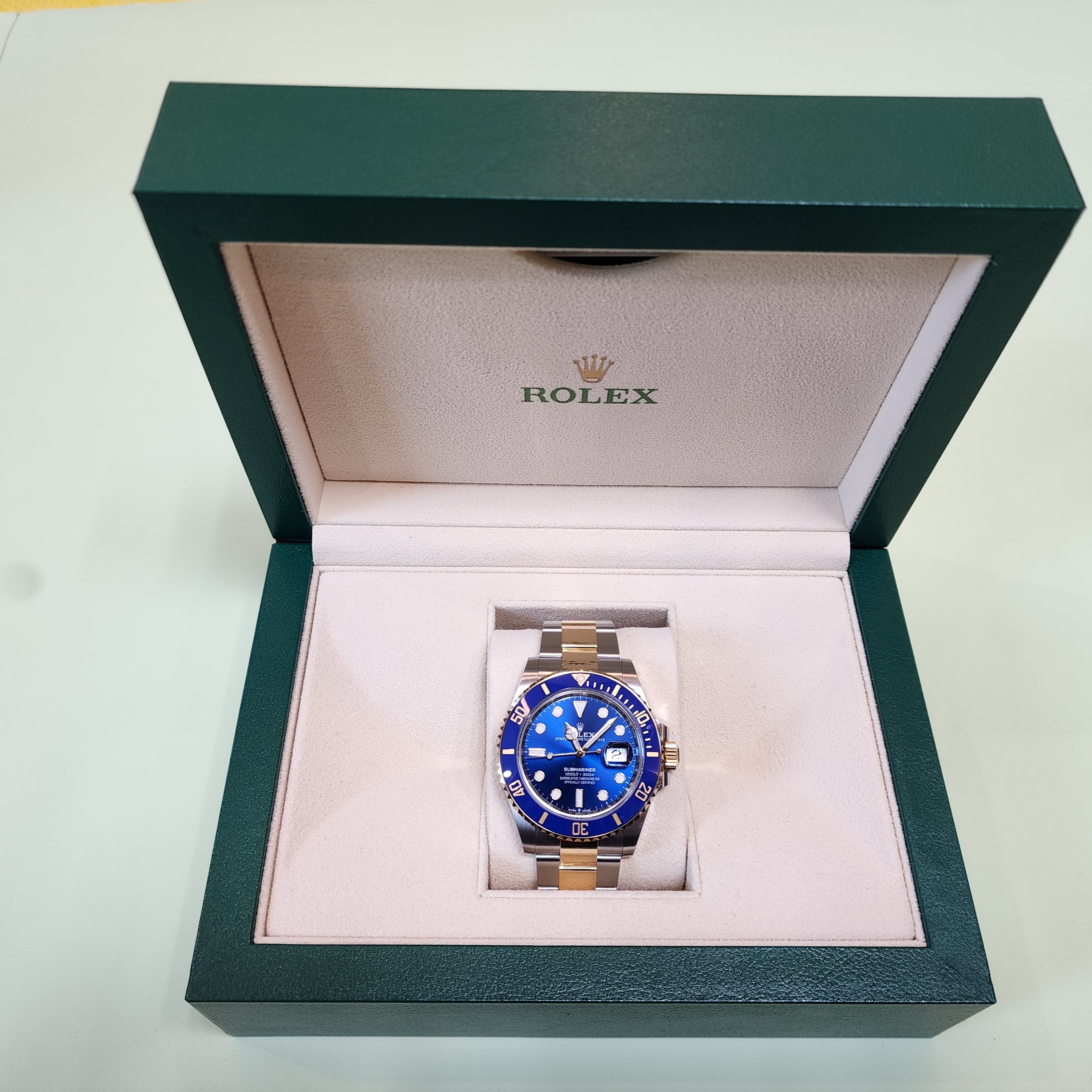 Rolex Submariner Date 41mm 126613LB Royal Blue Oyster 착용 스타일 - 1