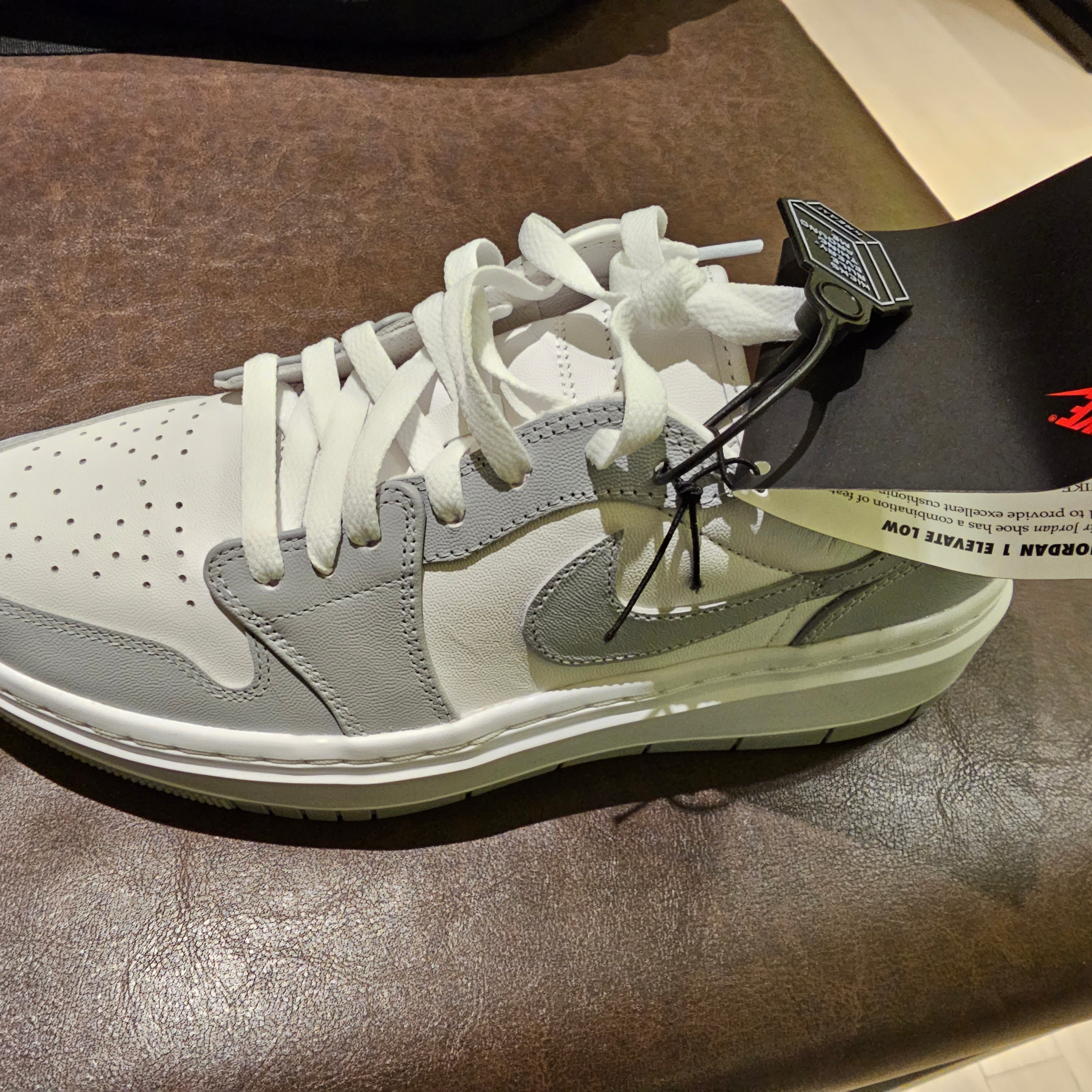 (W) Jordan 1 Elevate Low White and Wolf Grey 착용 스타일