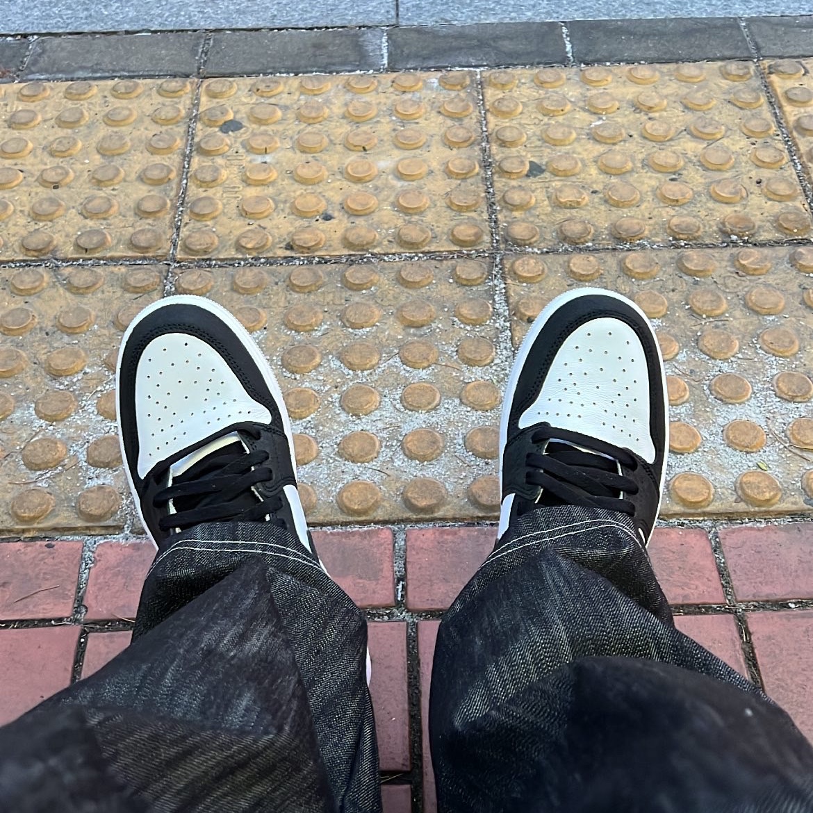 Jordan 1 Retro High OG Bleached Coral 착용 스타일