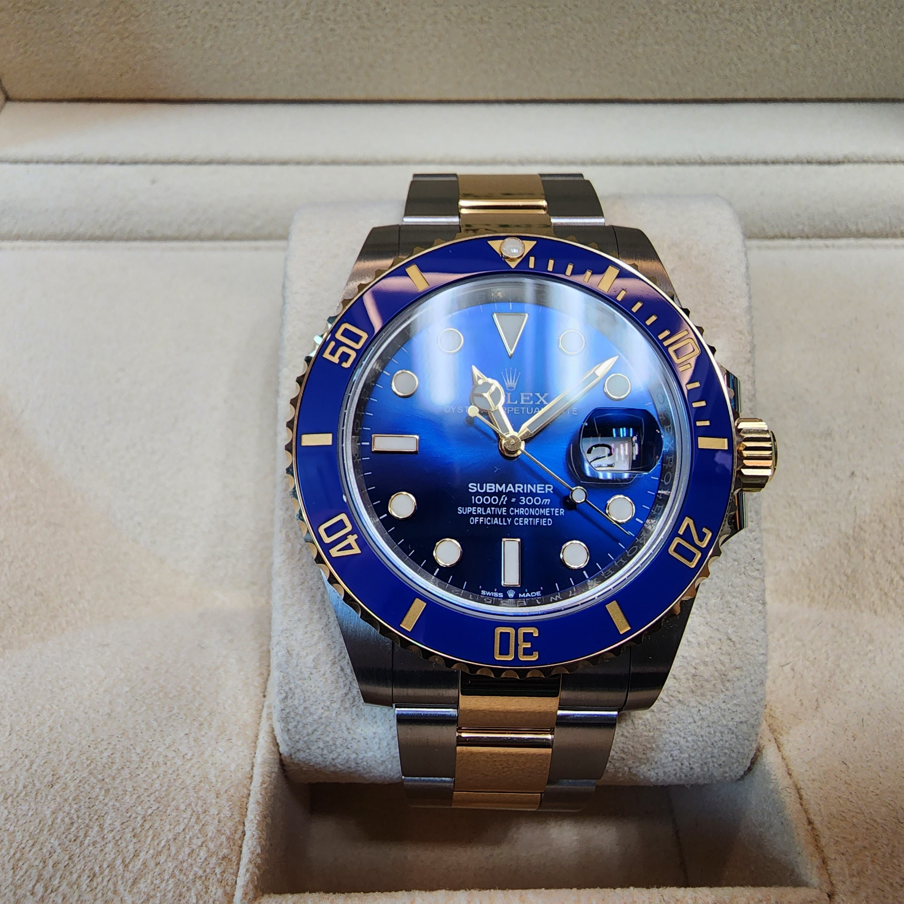 Rolex Submariner Date 41mm 126613LB Royal Blue Oyster 착용 스타일 - 2