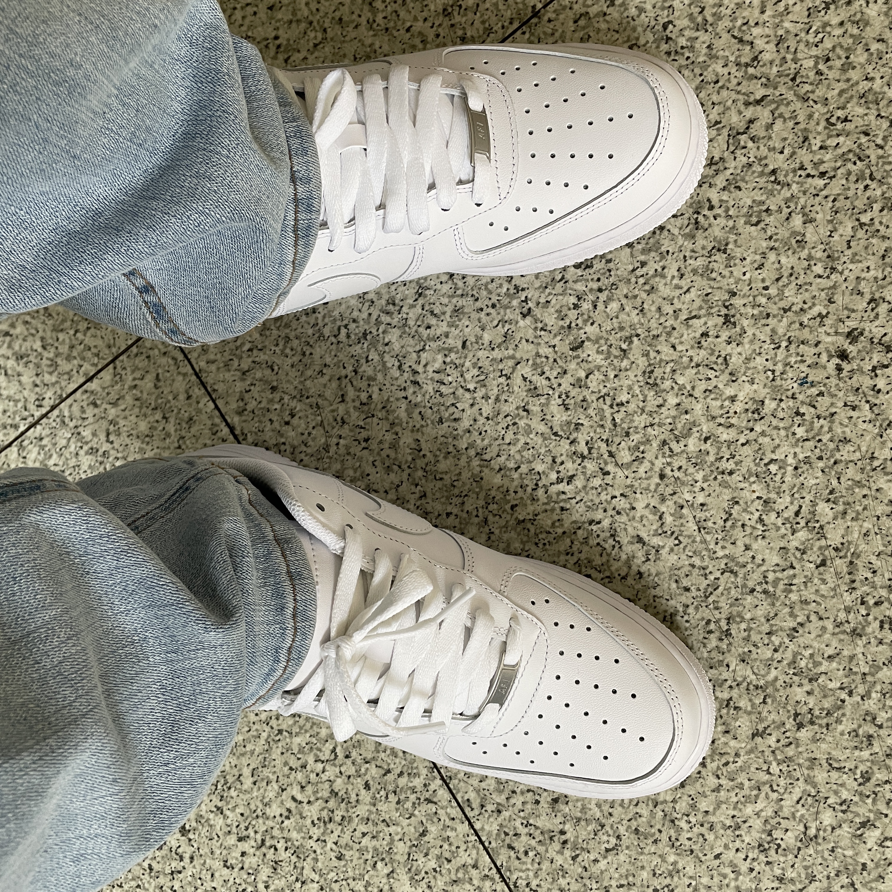Nike Air Force 1 '07 Low White 착용 스타일