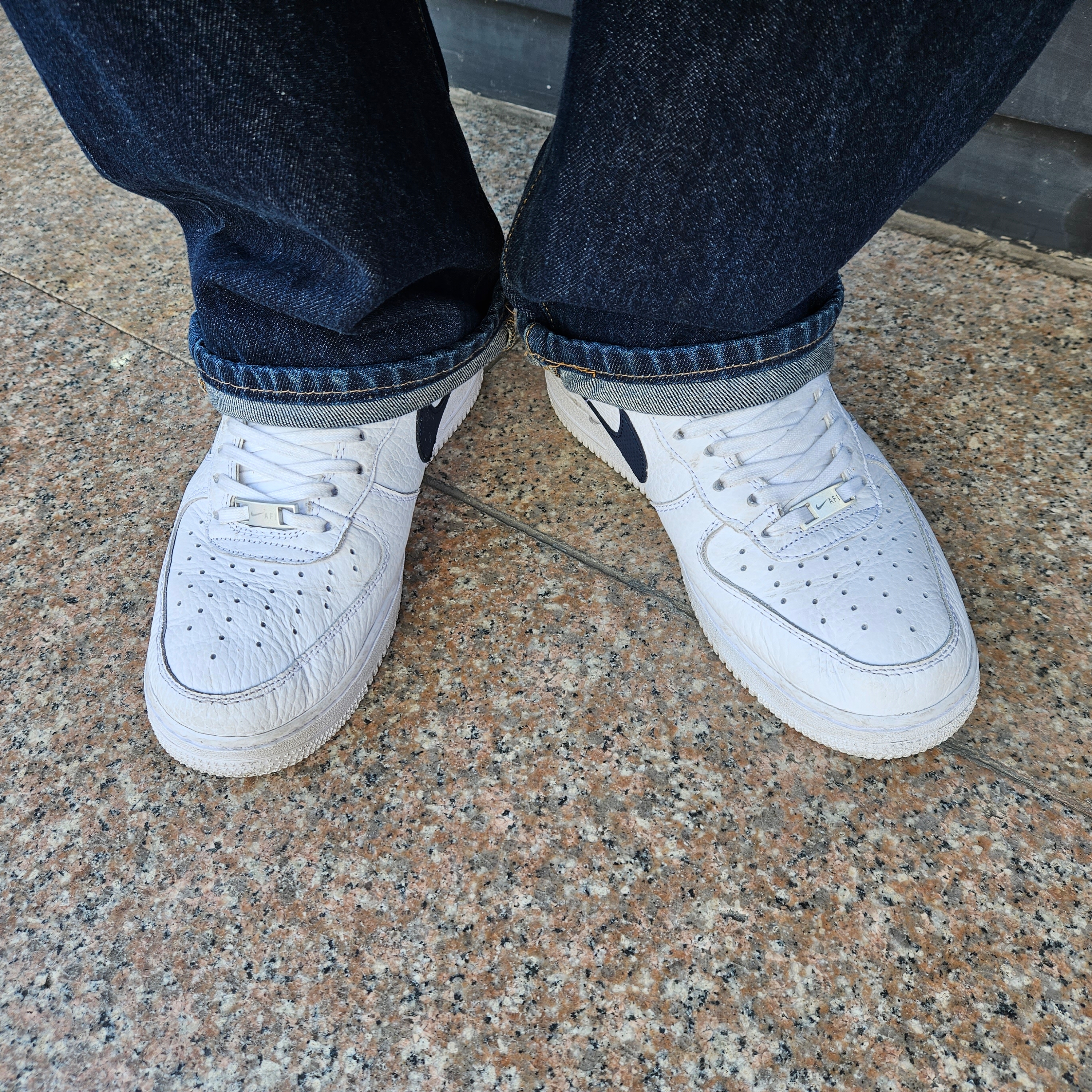 Nike Air Force 1 '07 Craft White & Obsidian 착용 스타일