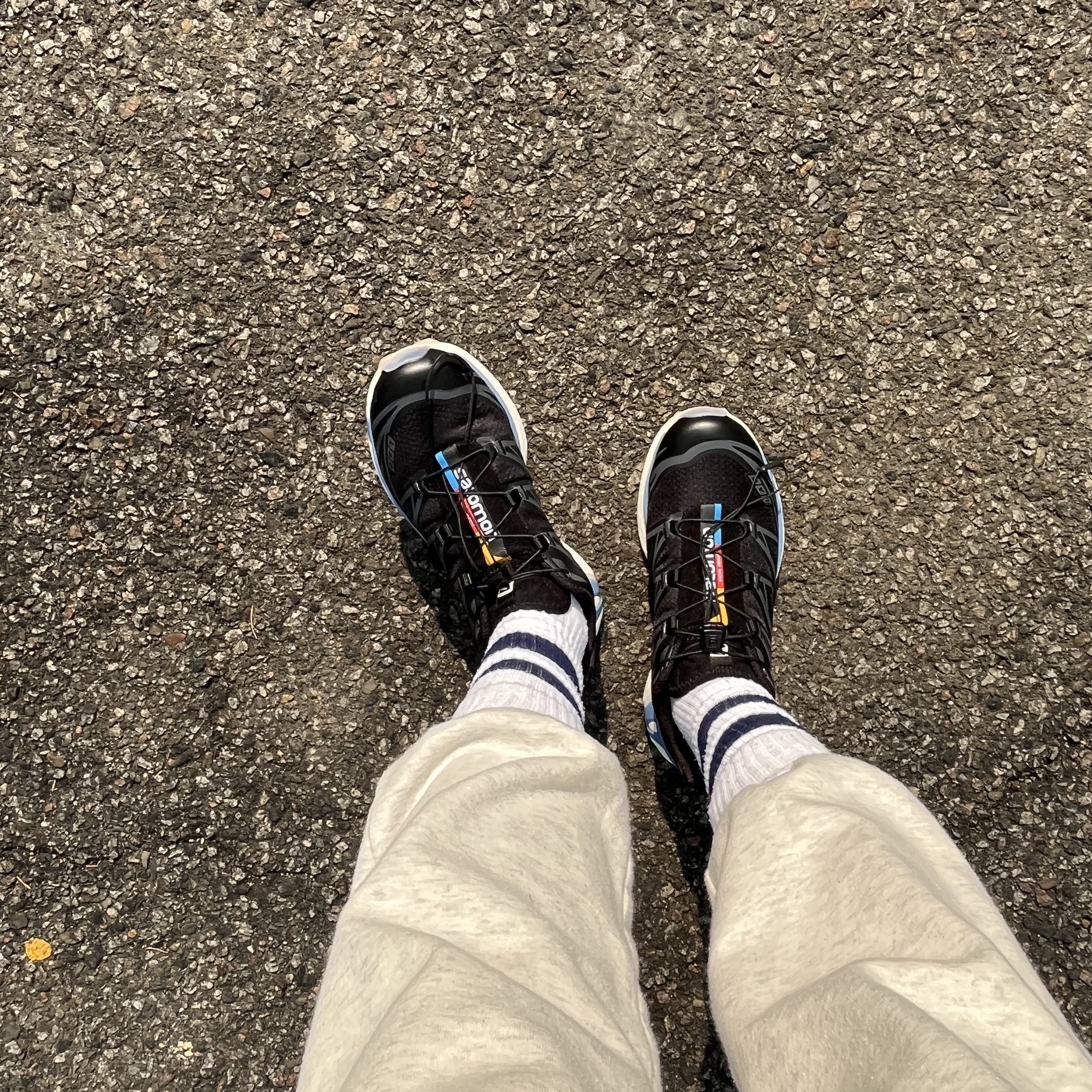 Salomon XT-6 Clear Black Riviera 착용 스타일 - 2