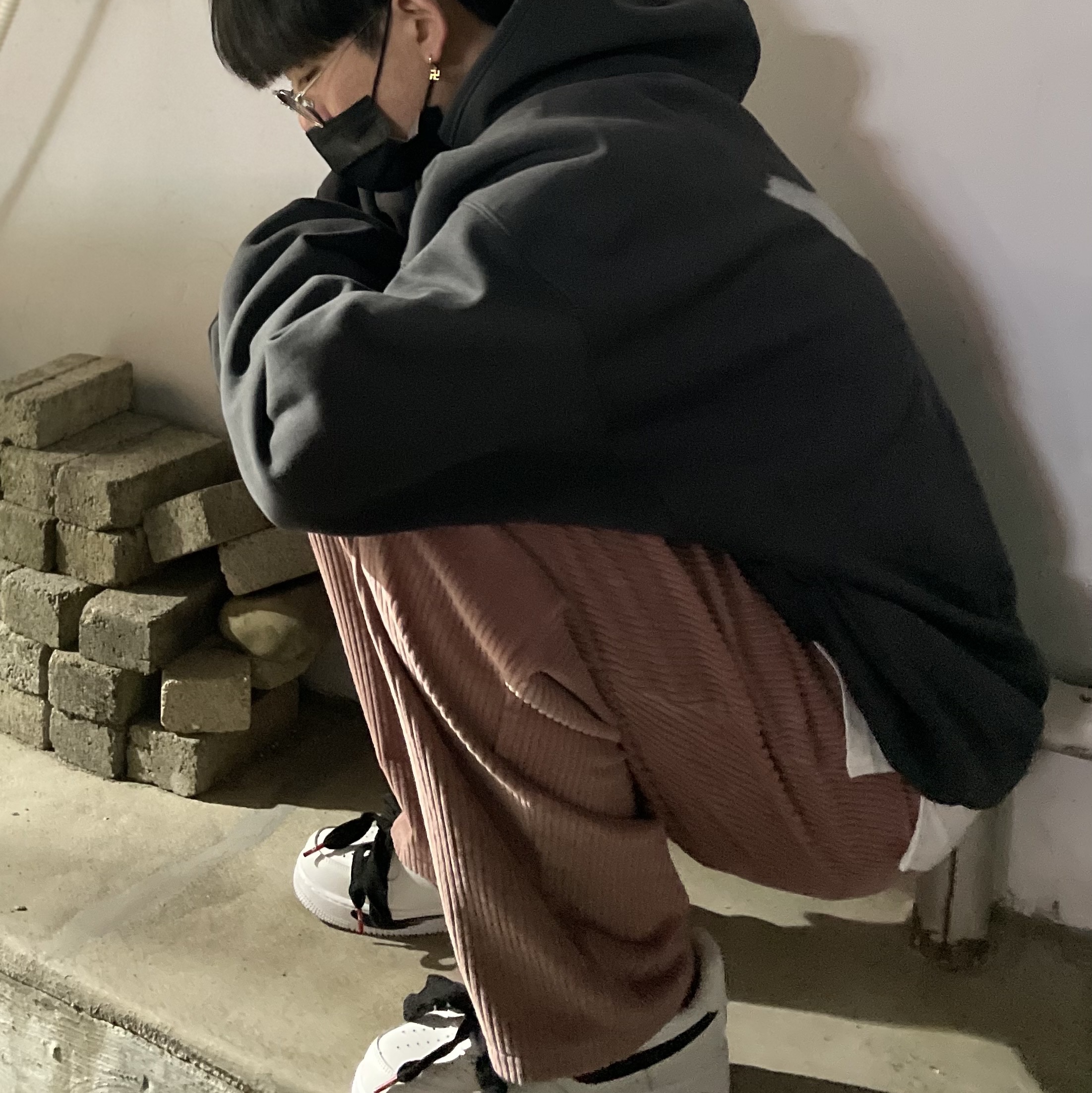 Yeezy Gap Engineered By Balenciaga Dove Hoodie Black, Nike x Peaceminusone Air Force 1 Low Para-Noise 2.0 착용 스타일 - 2