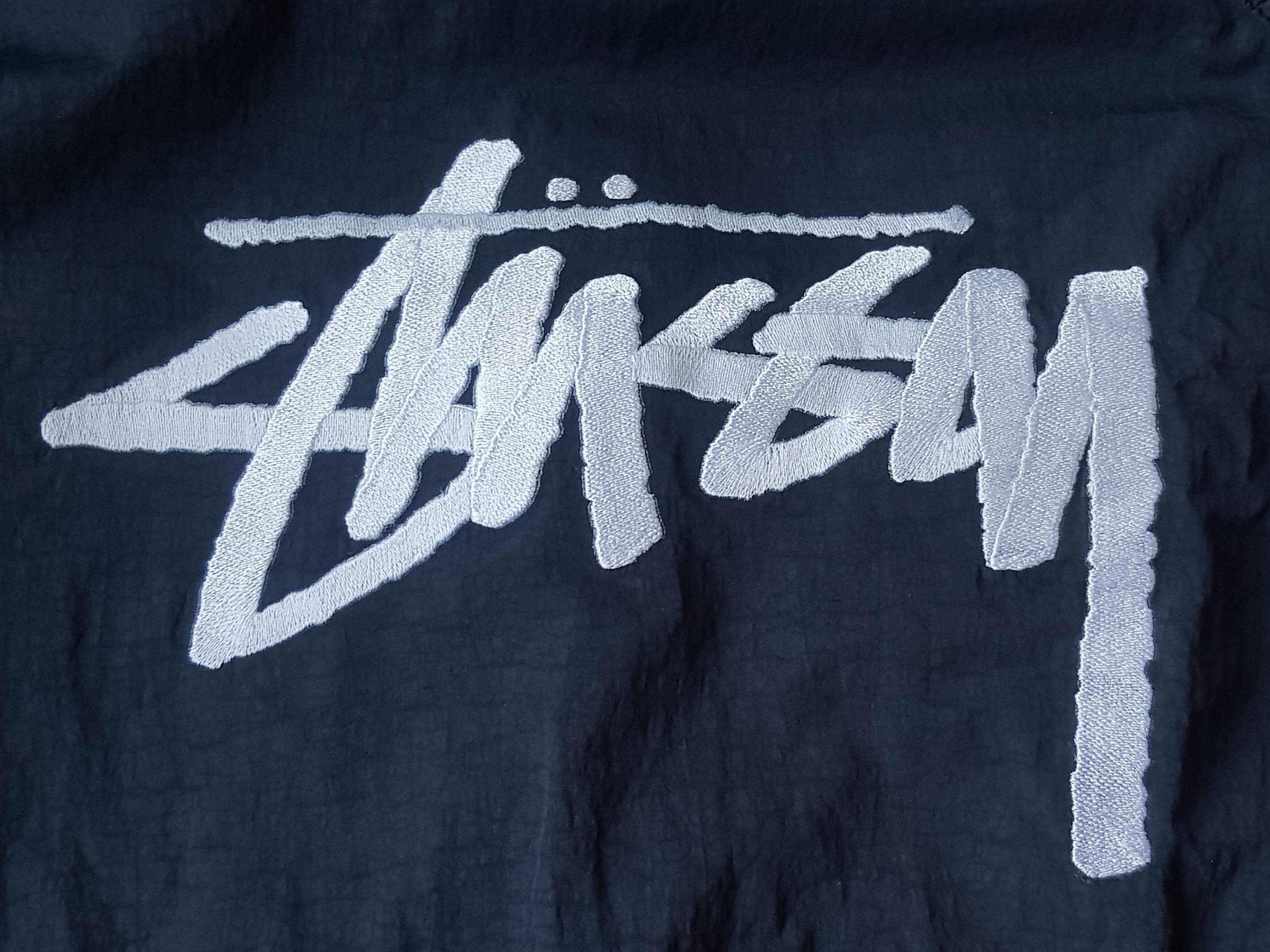 Nike x Stussy Windrunner Jacket Off Noir 착용 스타일